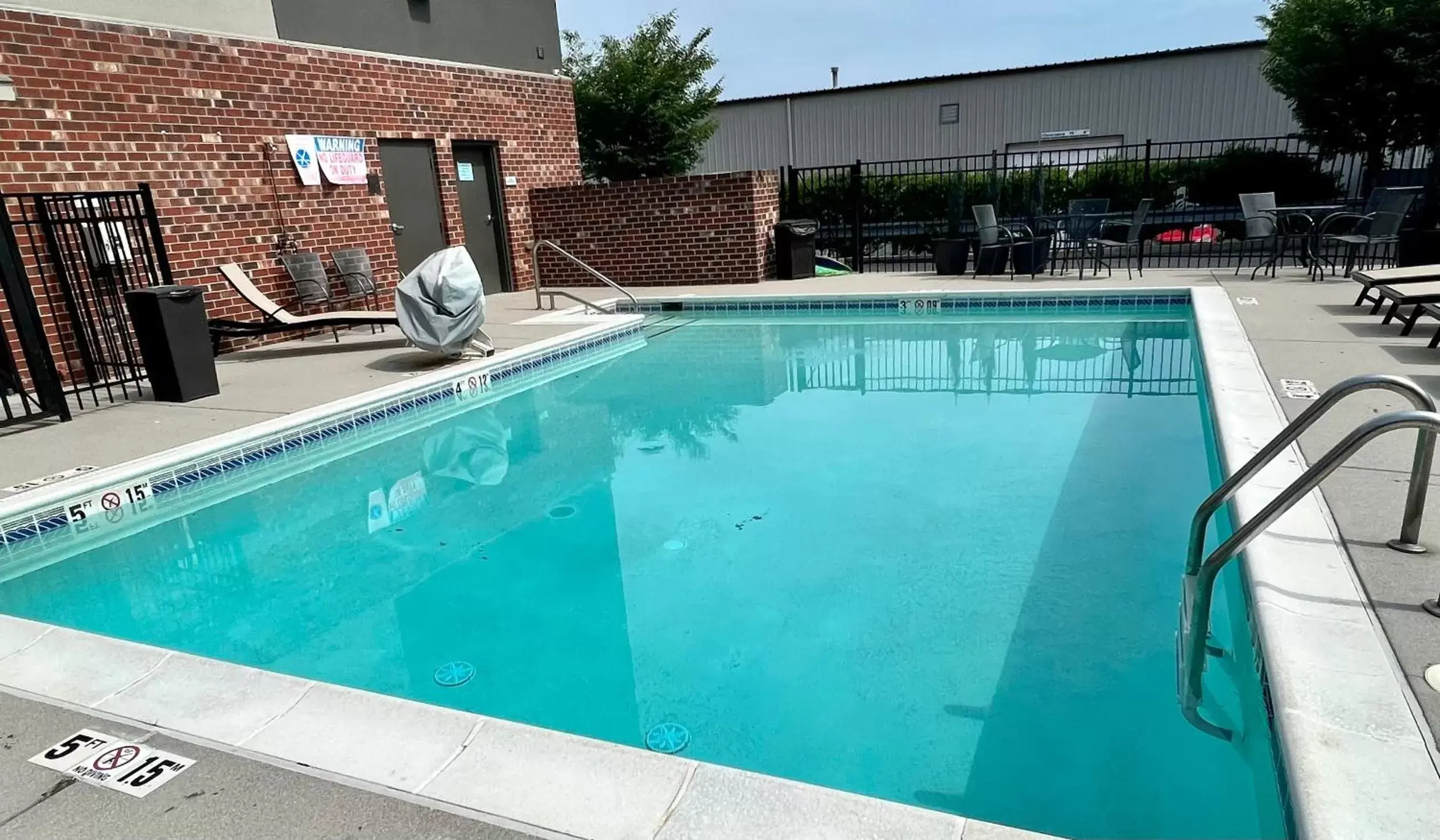 Swimming Pool in Best Western Plus Glen Allen Inn