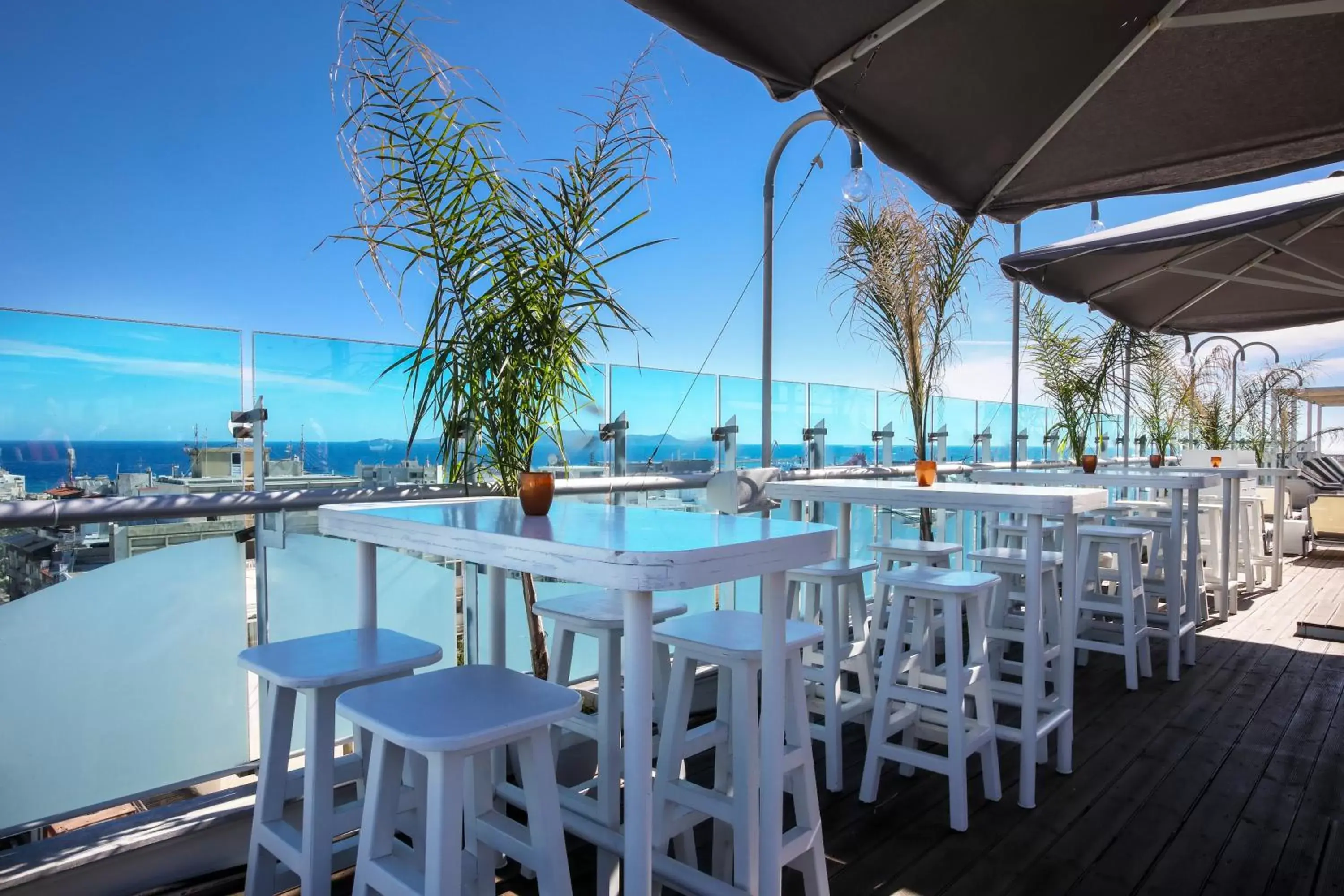 Restaurant/places to eat, Swimming Pool in Capsis Astoria Heraklion