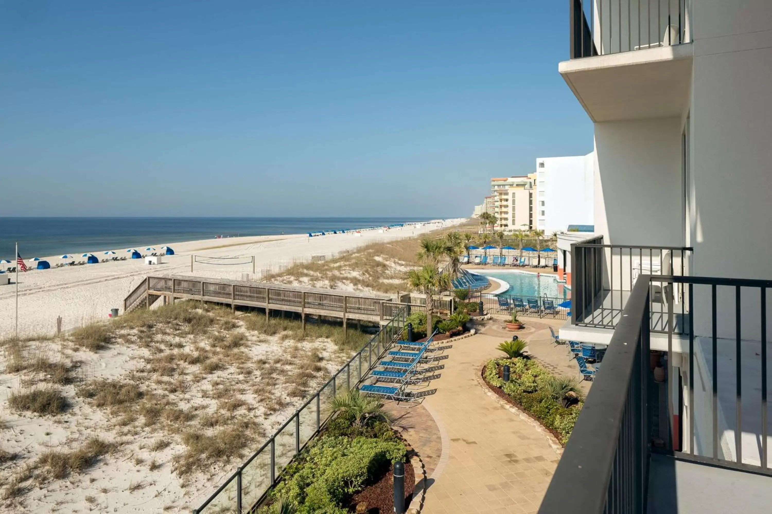 Bed, Balcony/Terrace in Hampton Inn & Suites - Orange Beach