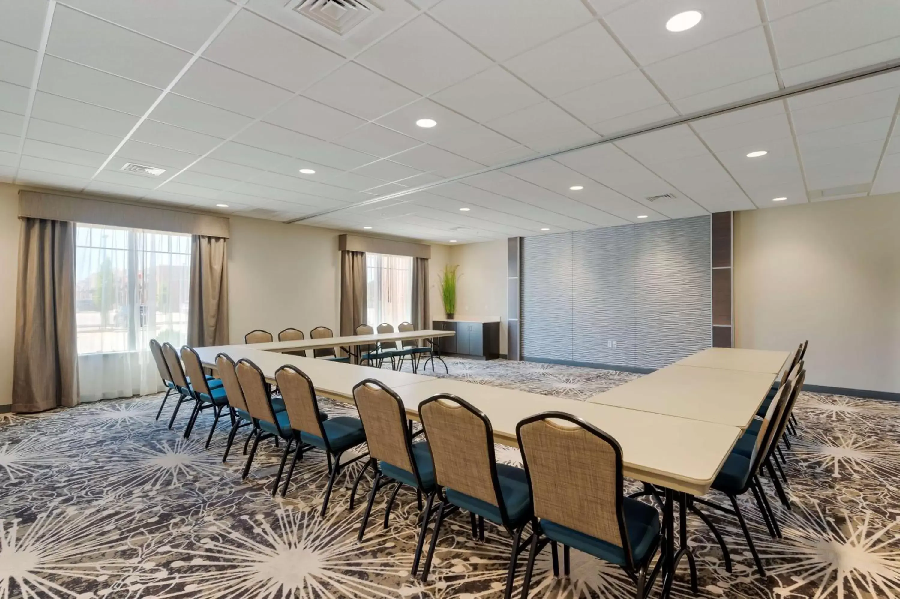 Meeting/conference room in Best Western Plus Centralia Hotel & Suites