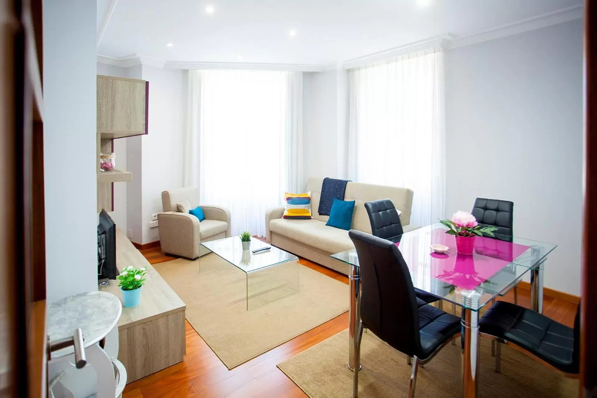 Living room, Dining Area in Apartamentos Villa Zoila Baiona