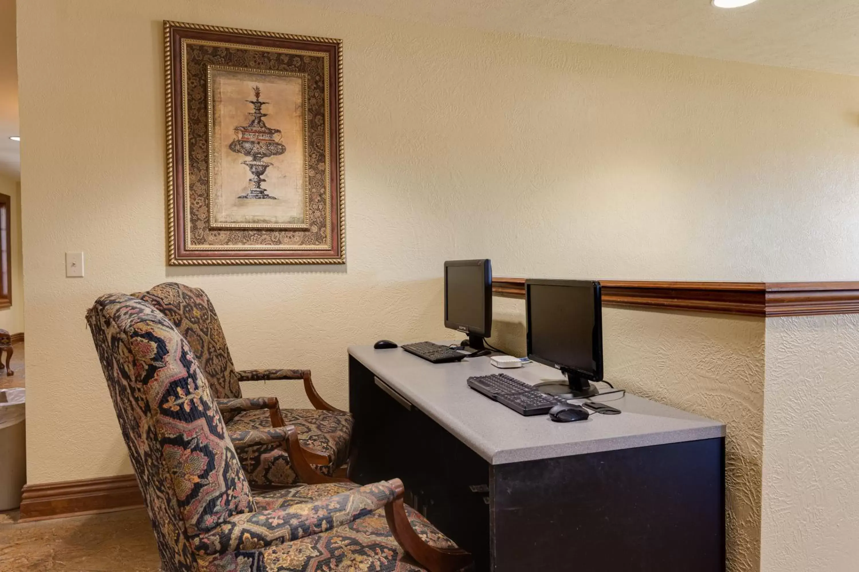 Business facilities in Pointe Royale Golf Resort