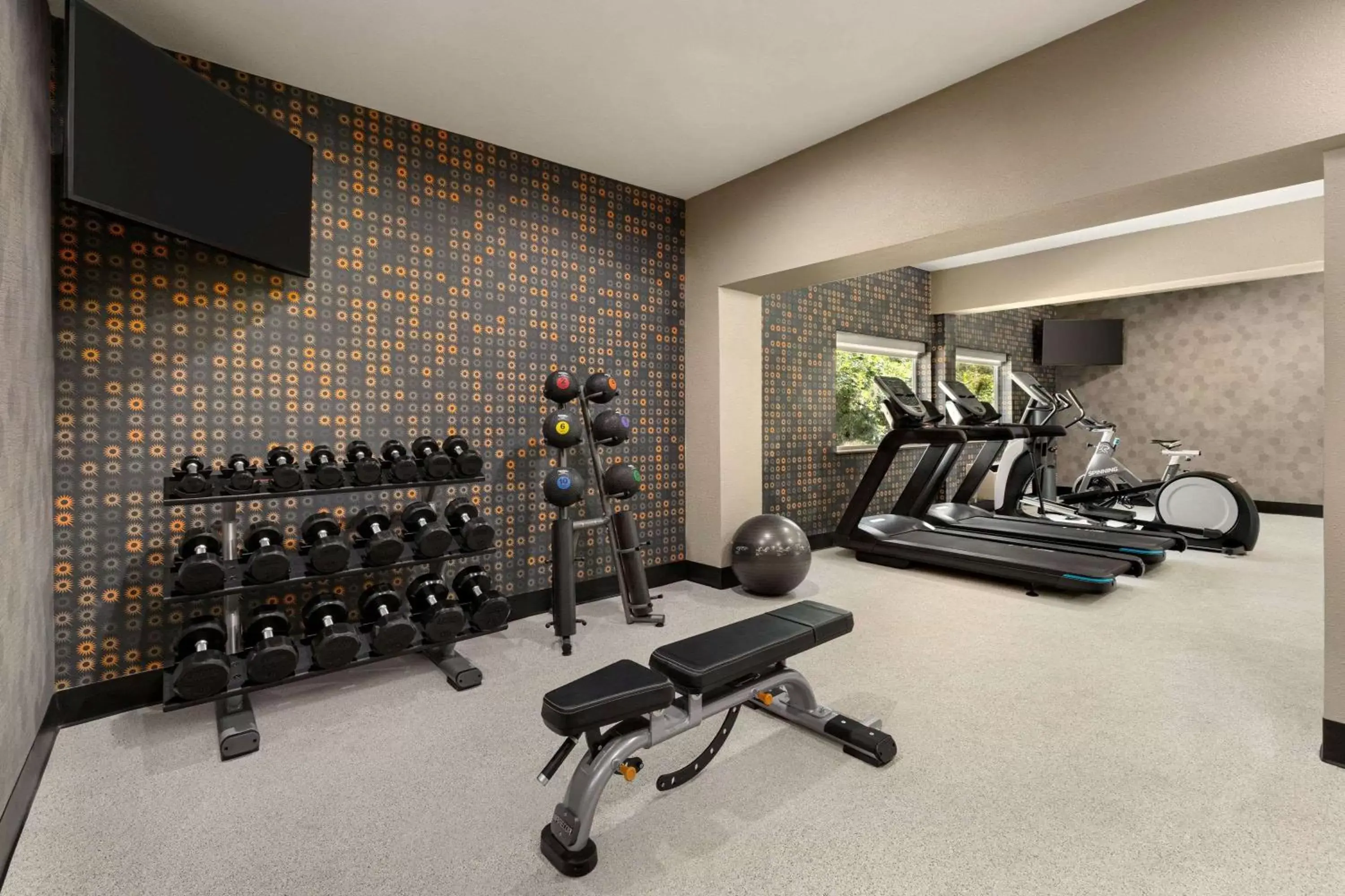 Fitness centre/facilities in La Quinta by Wyndham Salem OR Fitness centre/facilities in La Quinta by Wyndham Salem OR