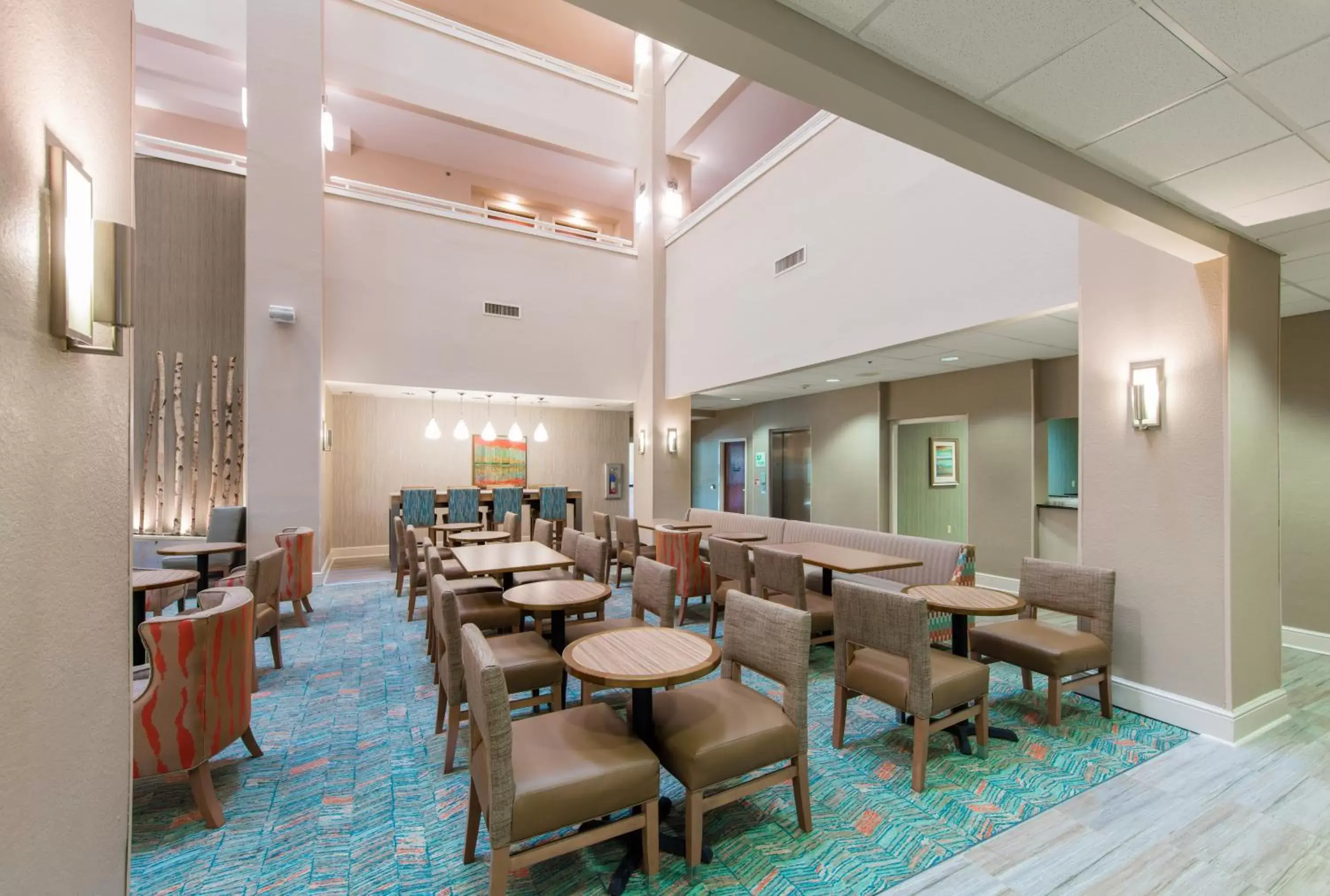 Restaurant/Places to Eat in Holiday Inn Hotel & Suites Lake City, an IHG Hotel
