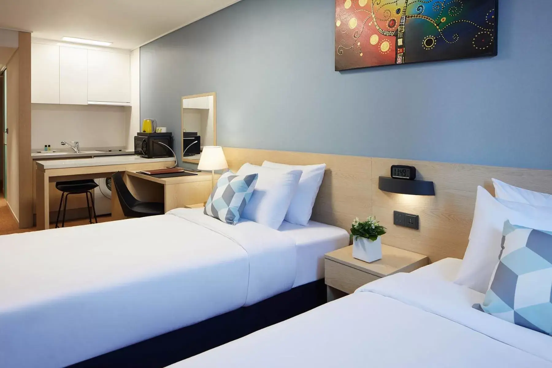 Shower, Bed in Days Hotel & Suites by Wyndham Incheon Airport