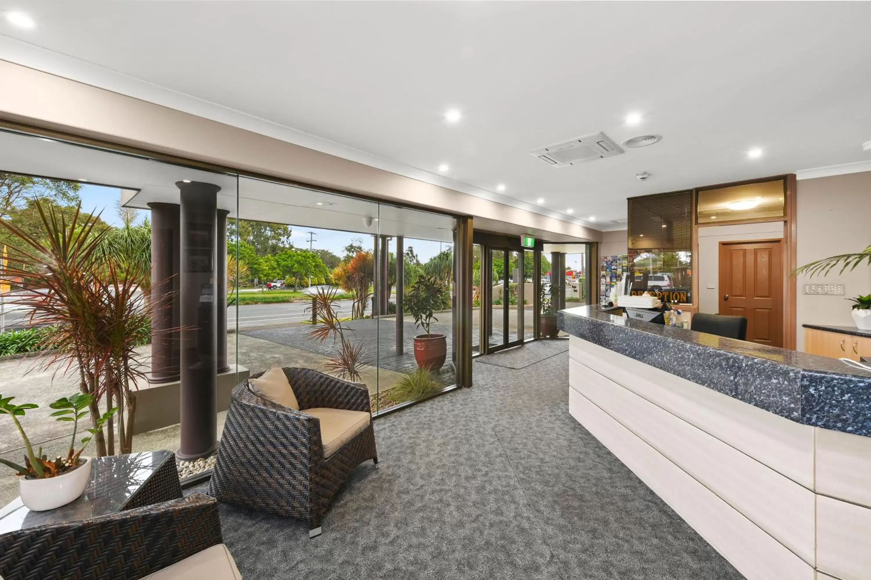 Lobby or reception in Macquarie Barracks Motor Inn