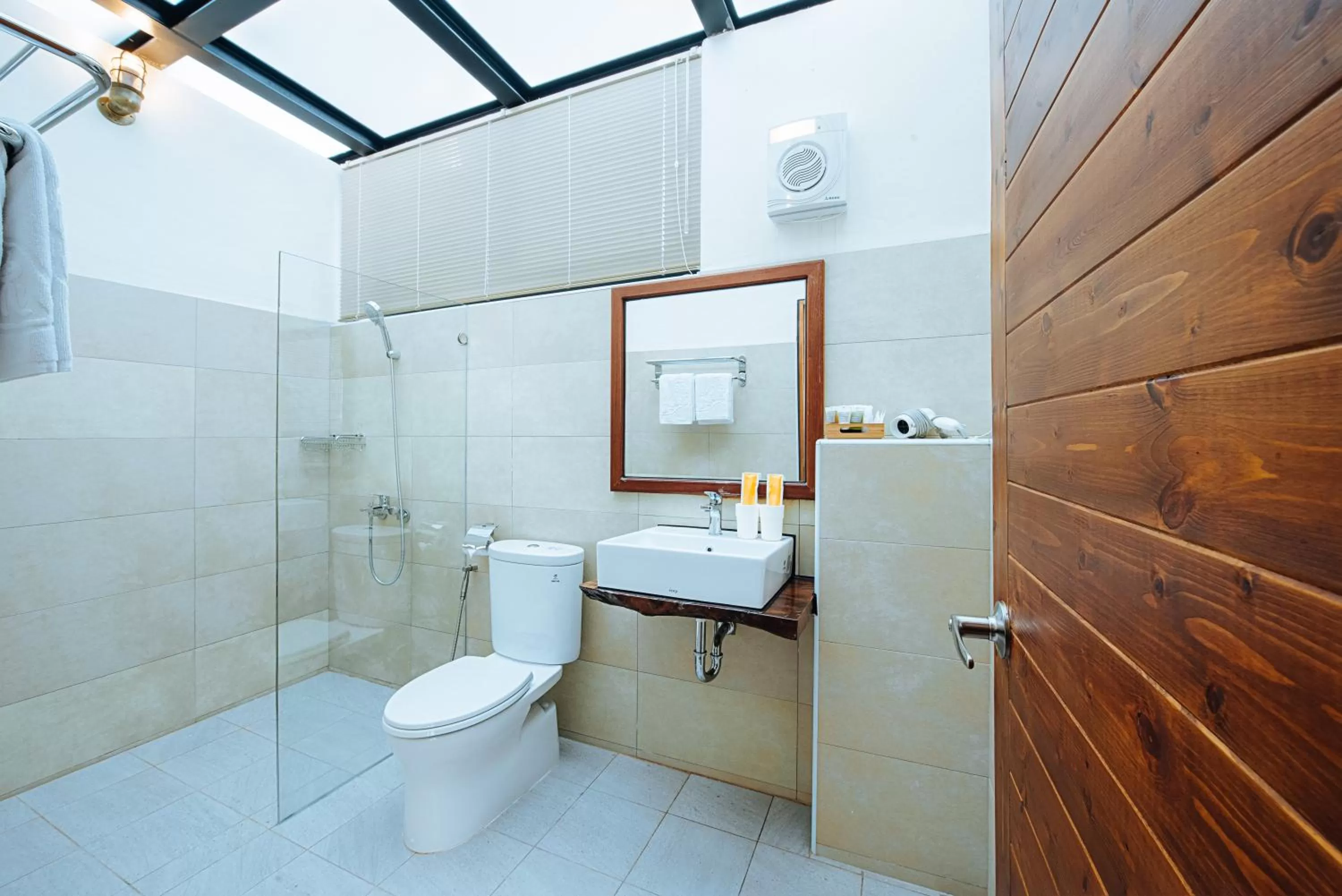 Shower in Chillax Inn B&B 恆春鬆塊民宿