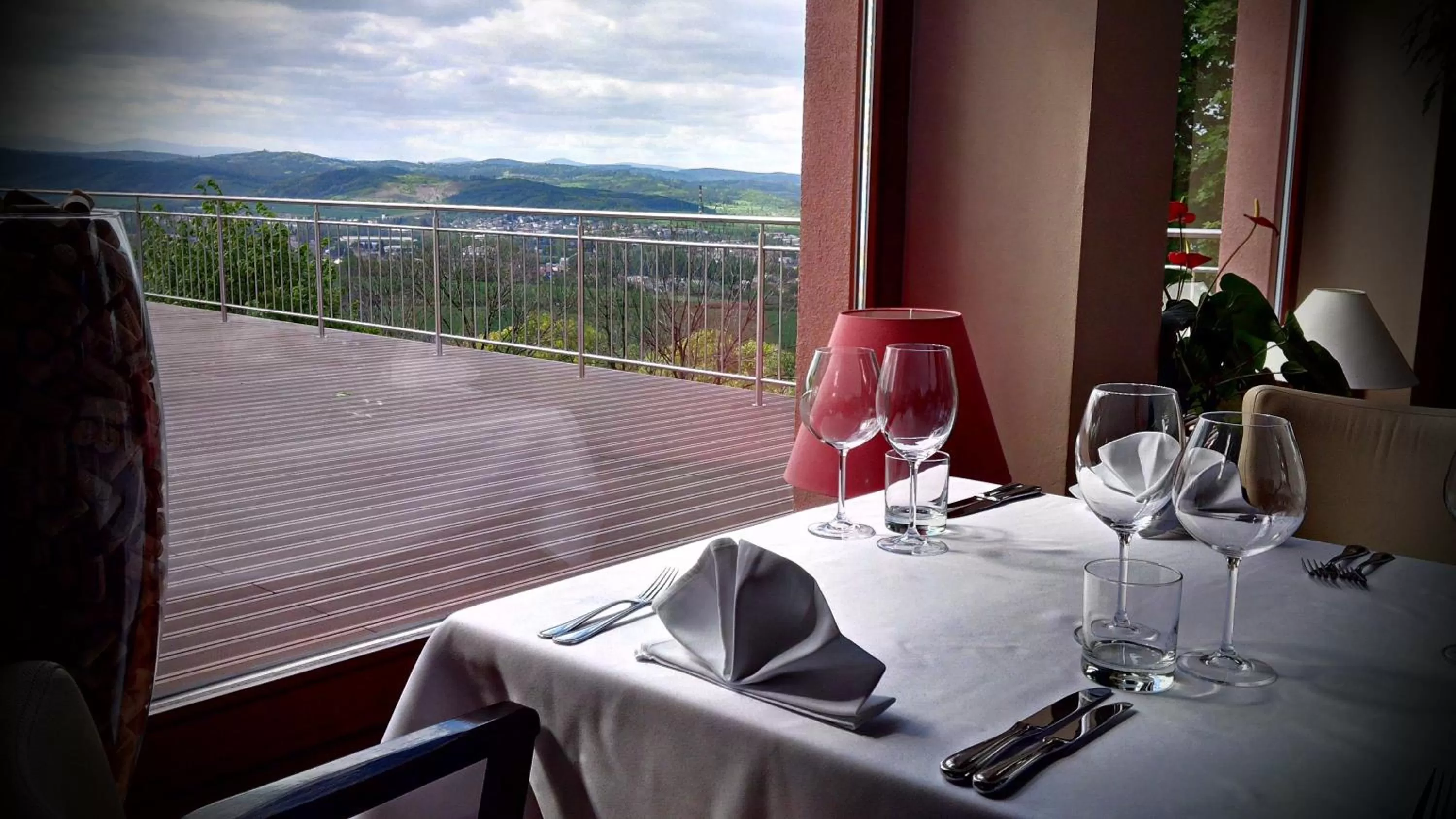 Restaurant/places to eat in Hotel Cvilín