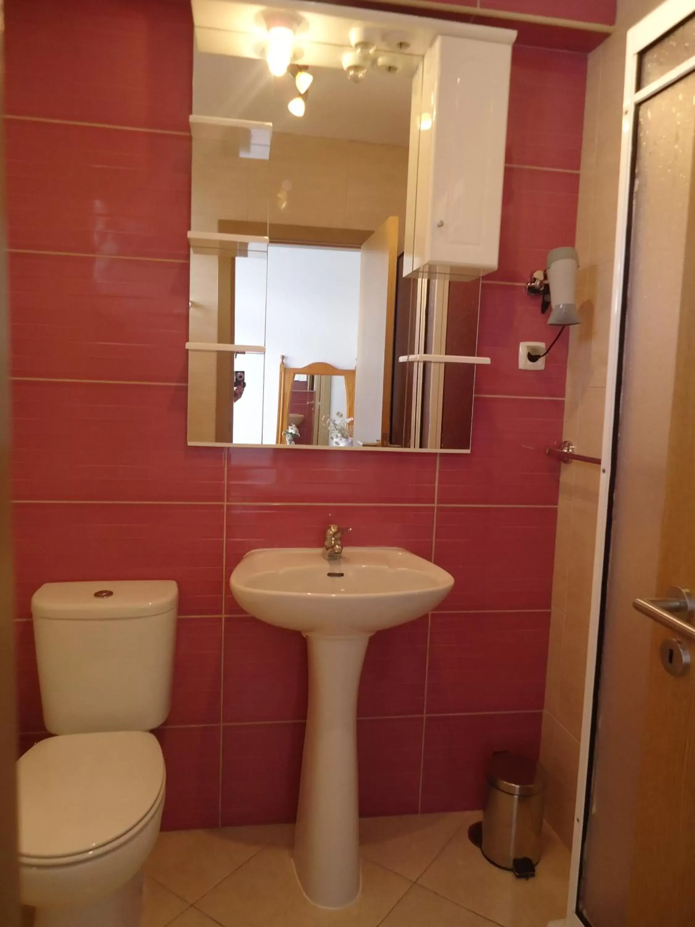 Bathroom in Hotel Aviz