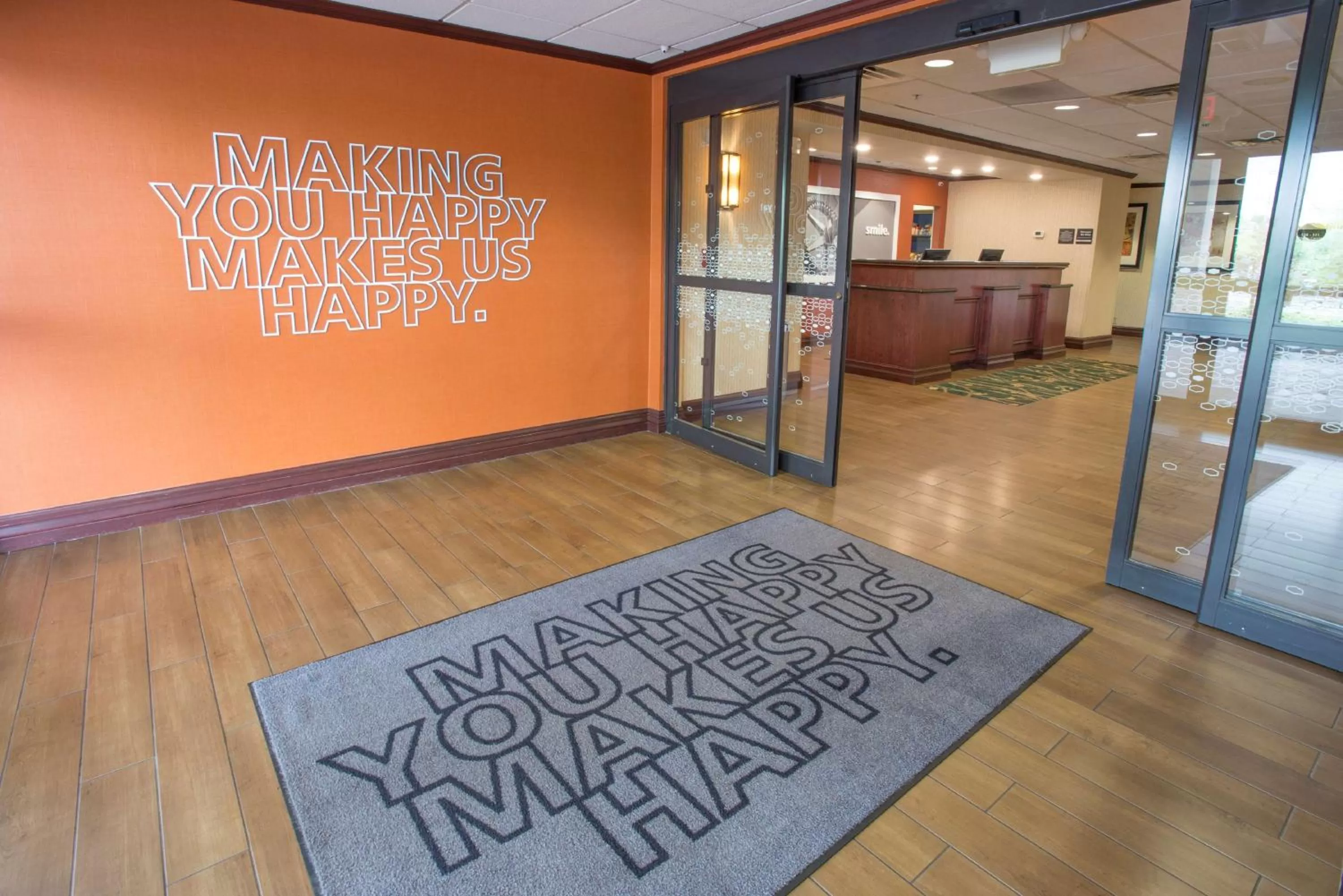 Property building in Hampton Inn & Suites Cincinnati-Union Centre