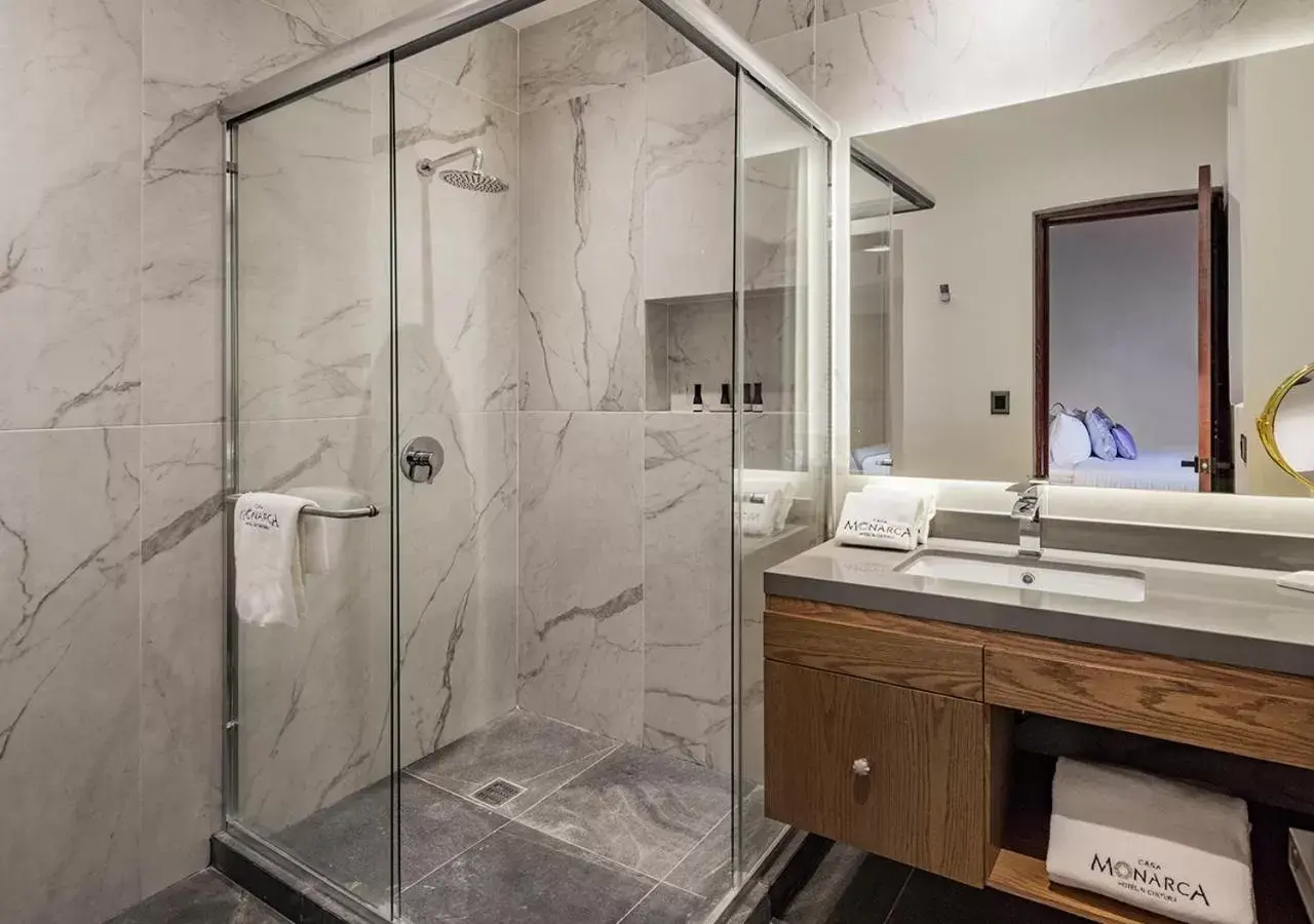 Bathroom in Hotel Casa Monarca