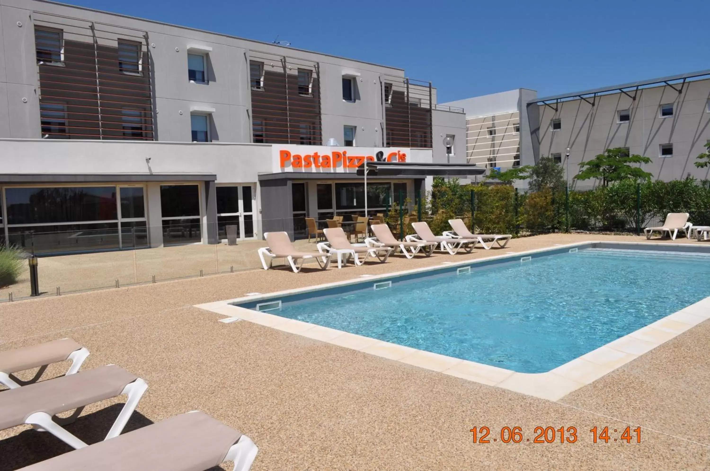 Day, Property Building in ibis Istres Trigance