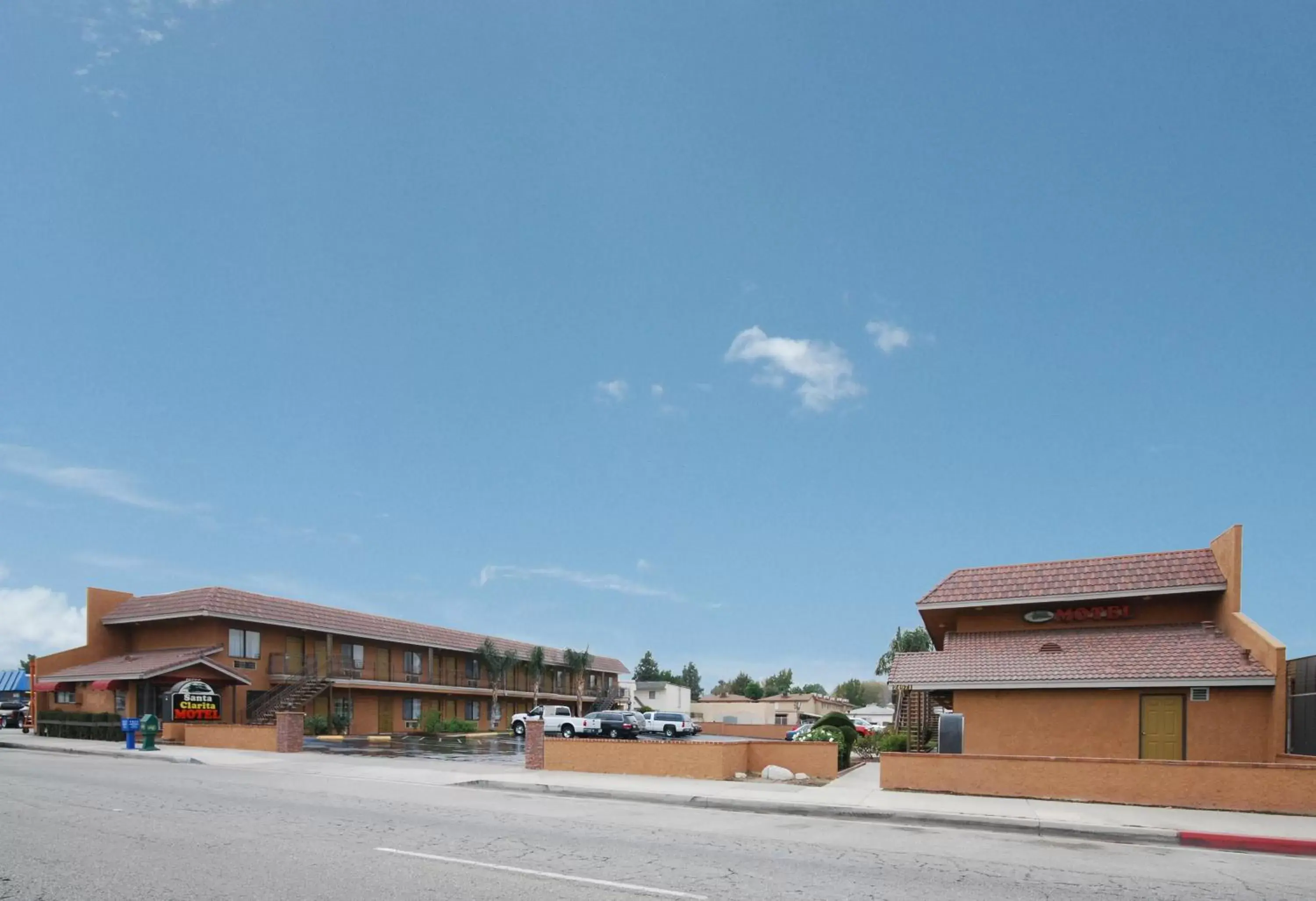 Facade/entrance, Property Building in Santa Clarita Motel