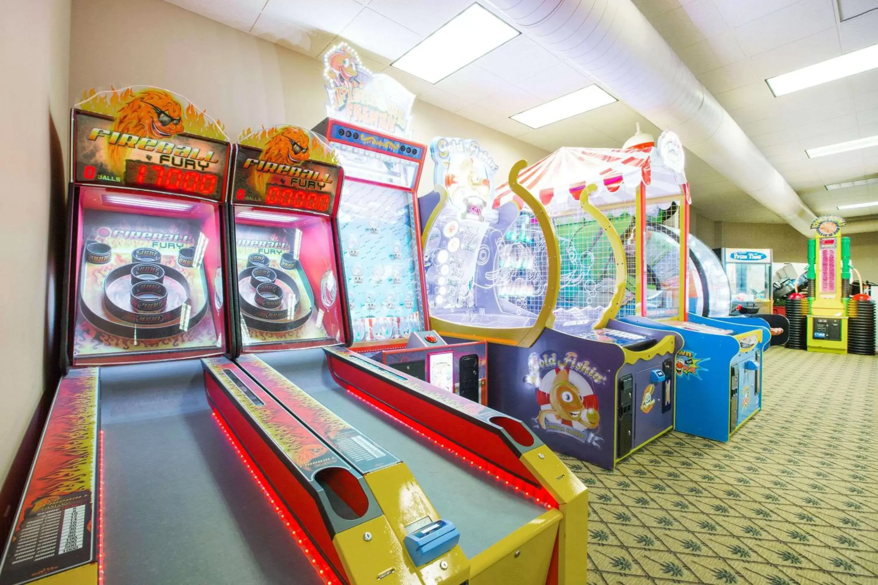 Game Room, Kid's Club in Ramada by Wyndham Des Moines Tropics Resort & Conference Ctr