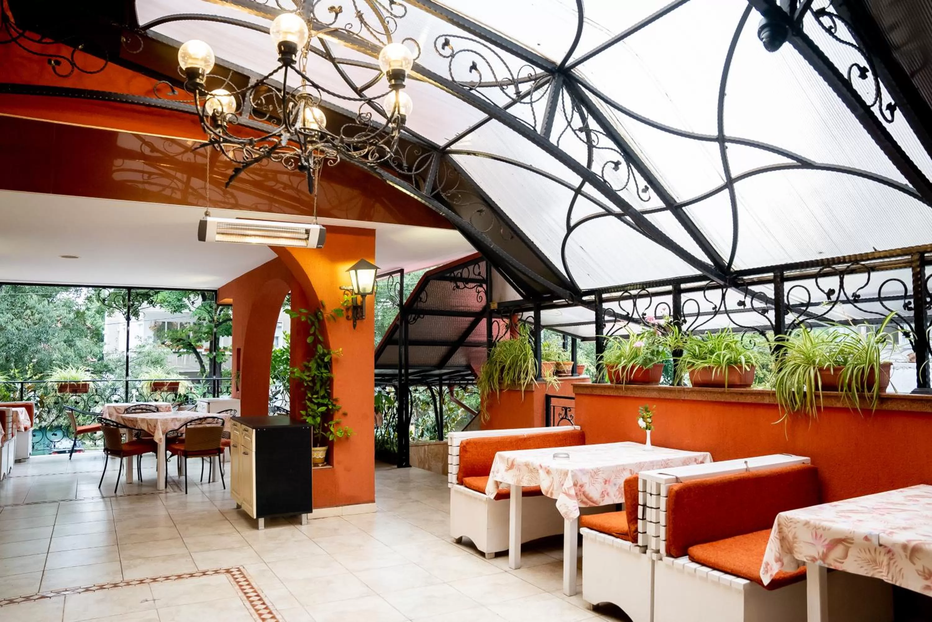 Patio in Globus Hotel