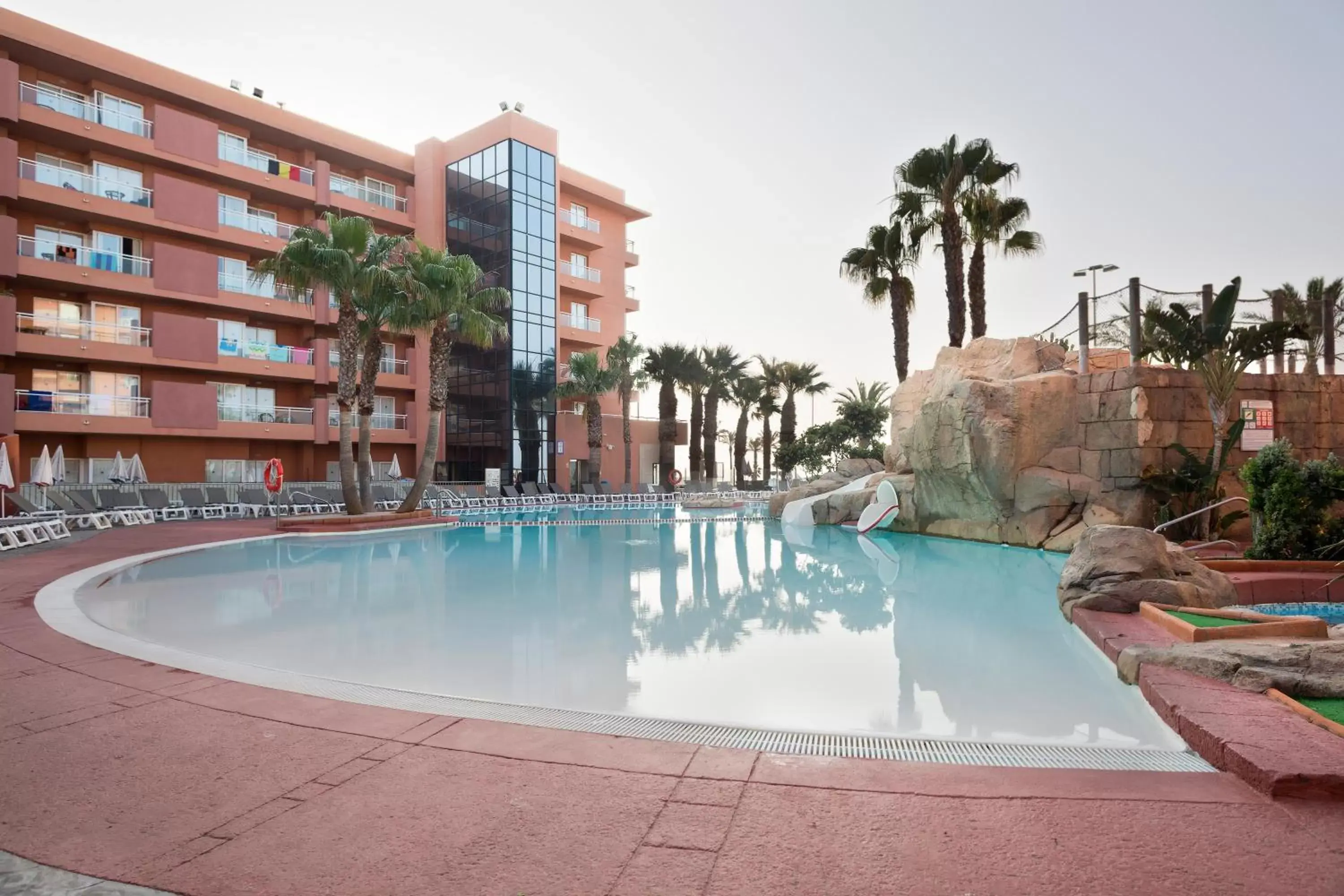 Swimming Pool in Hotel Best Roquetas