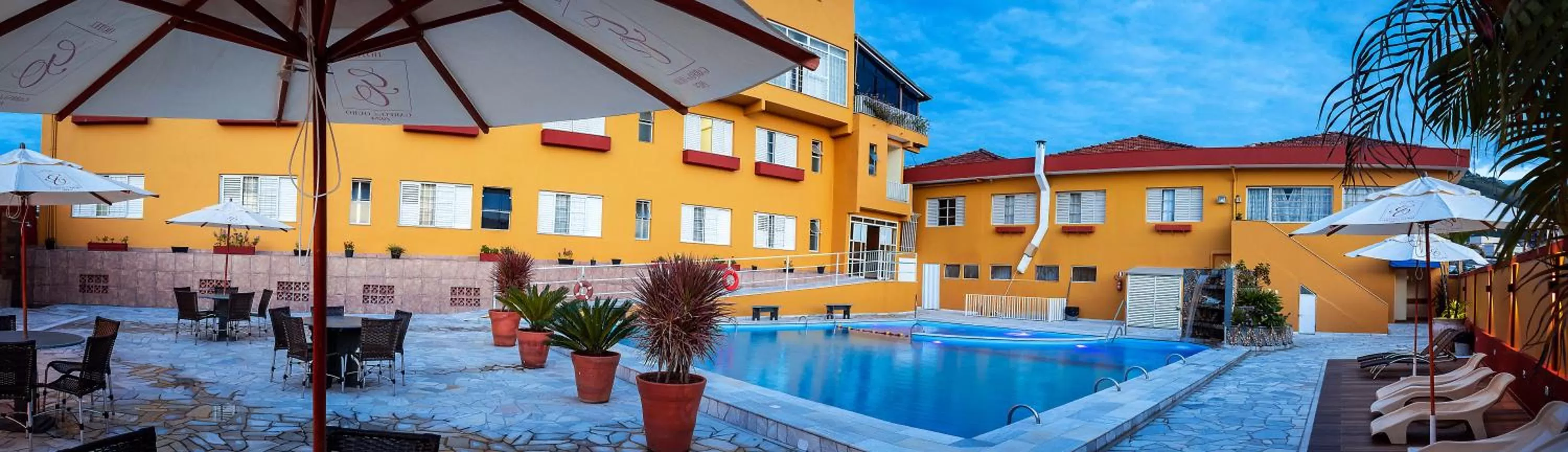 Property building in Hotel Garfo de Ouro