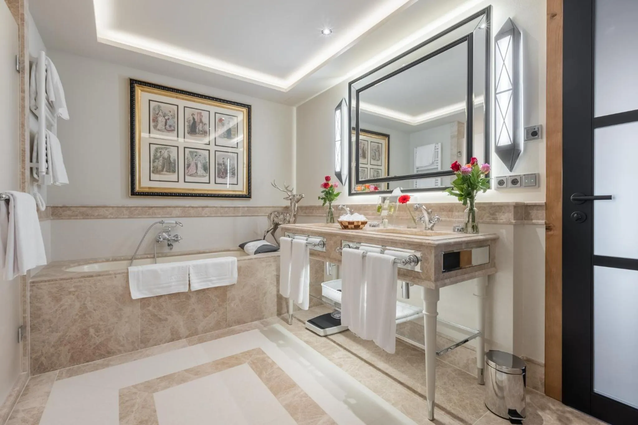 Shower, Bathroom in Astoria Resort