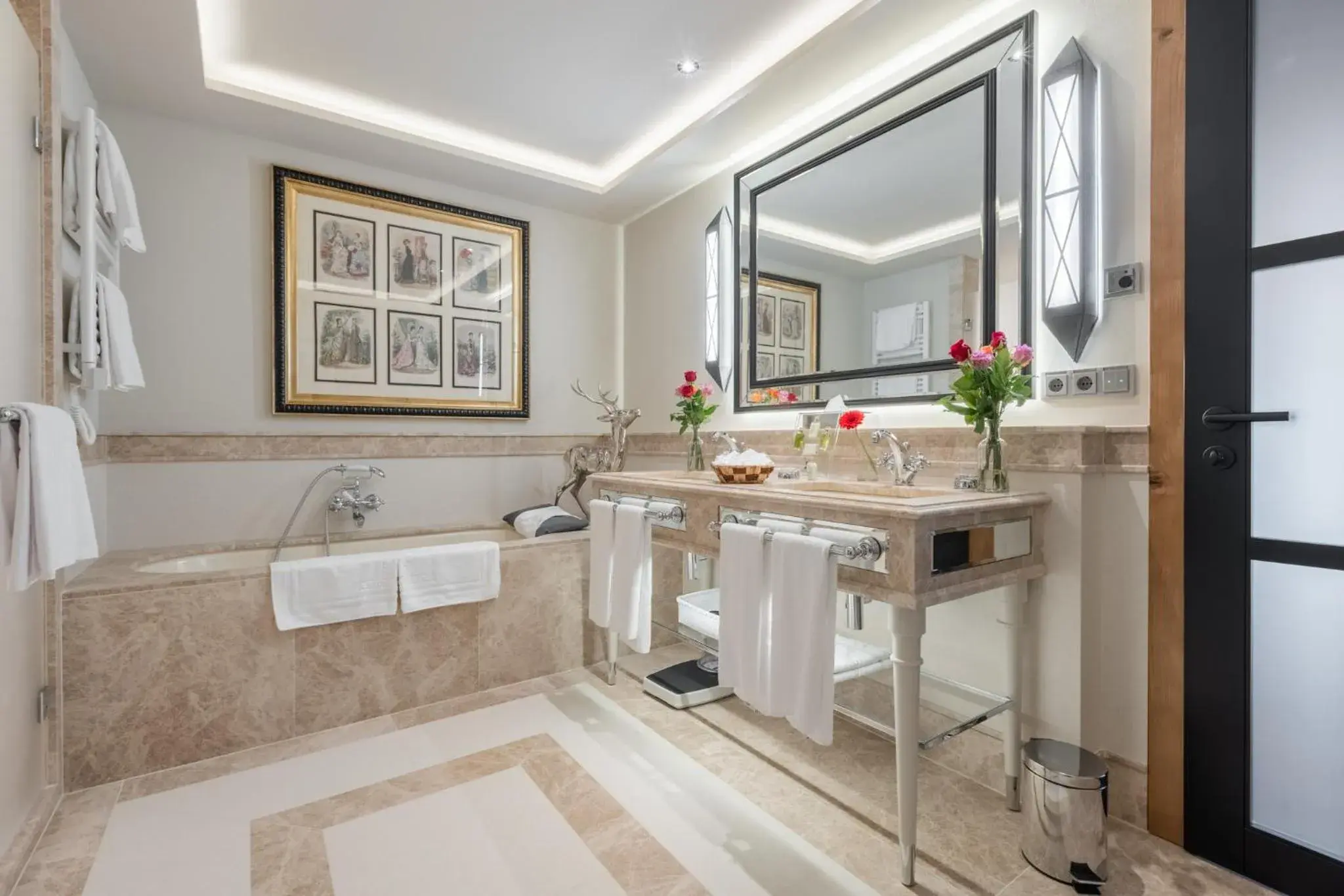 Shower, Bathroom in Astoria Resort
