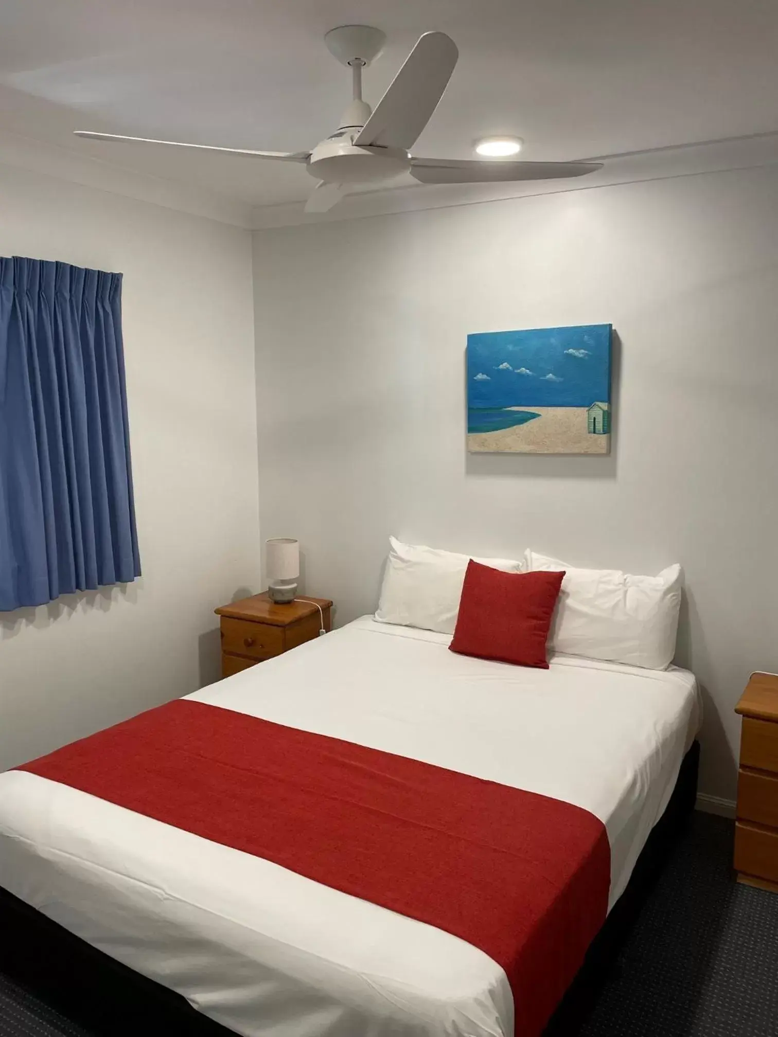 Bedroom, Bed in The York Beachfront Holiday Apartments