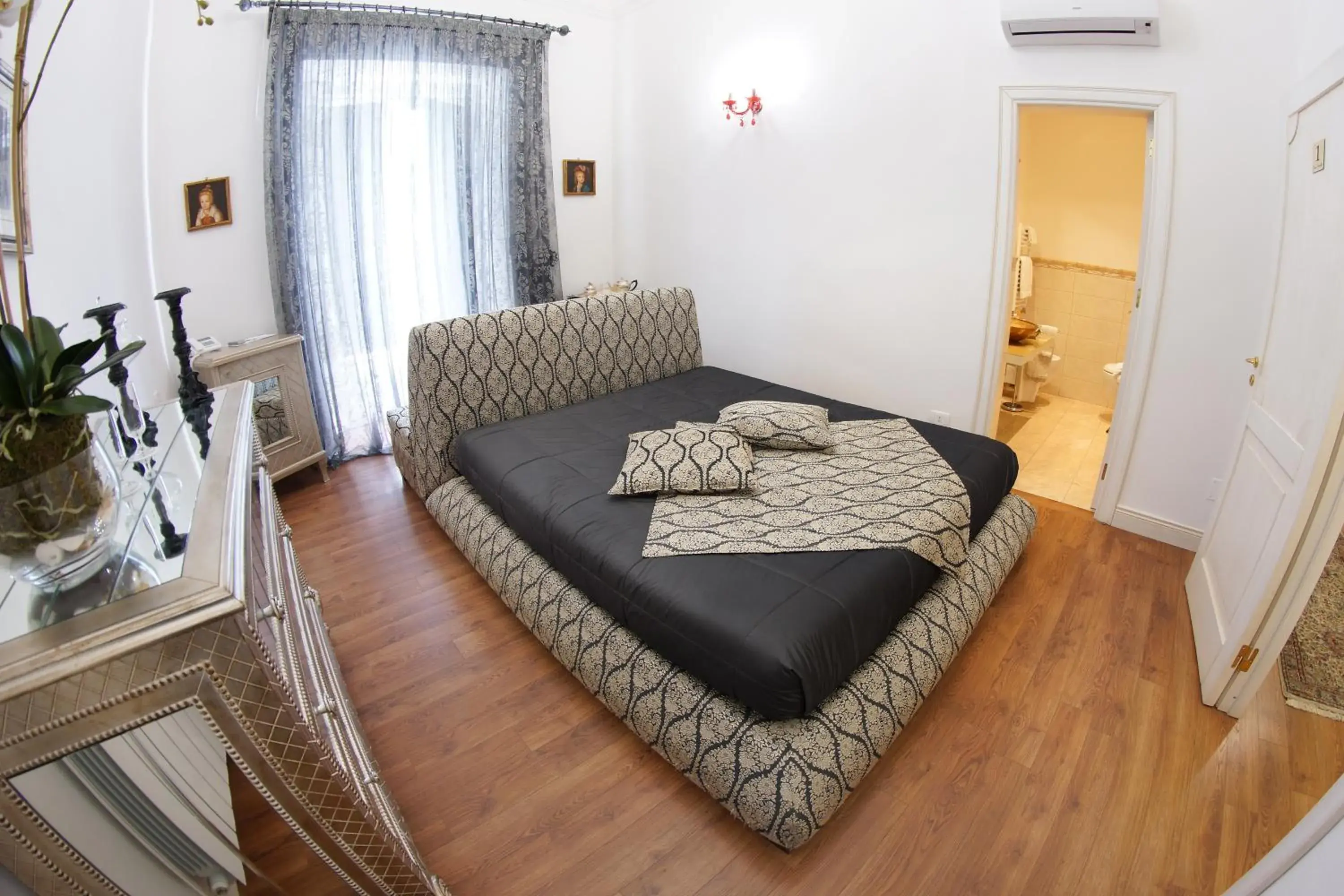 Photo of the whole room, Bed in B&B Palazzo del Teatro