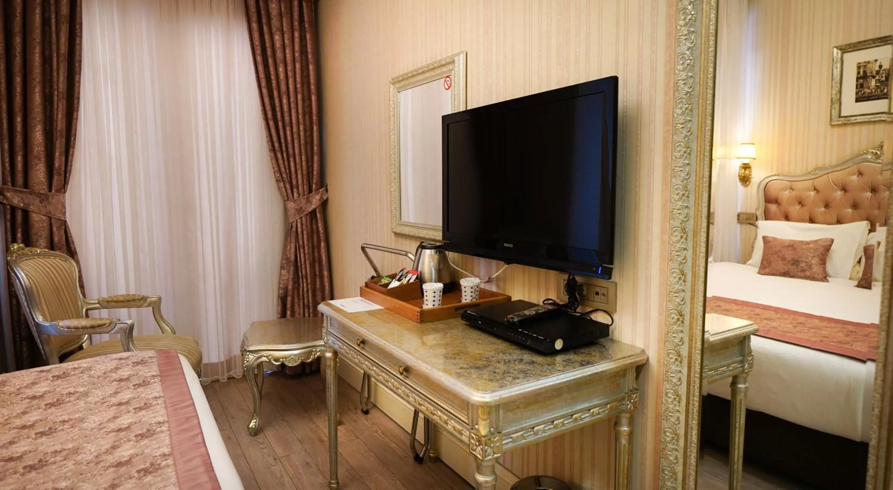 TV and multimedia, Bed in Hotel Gritti Pera & Spa