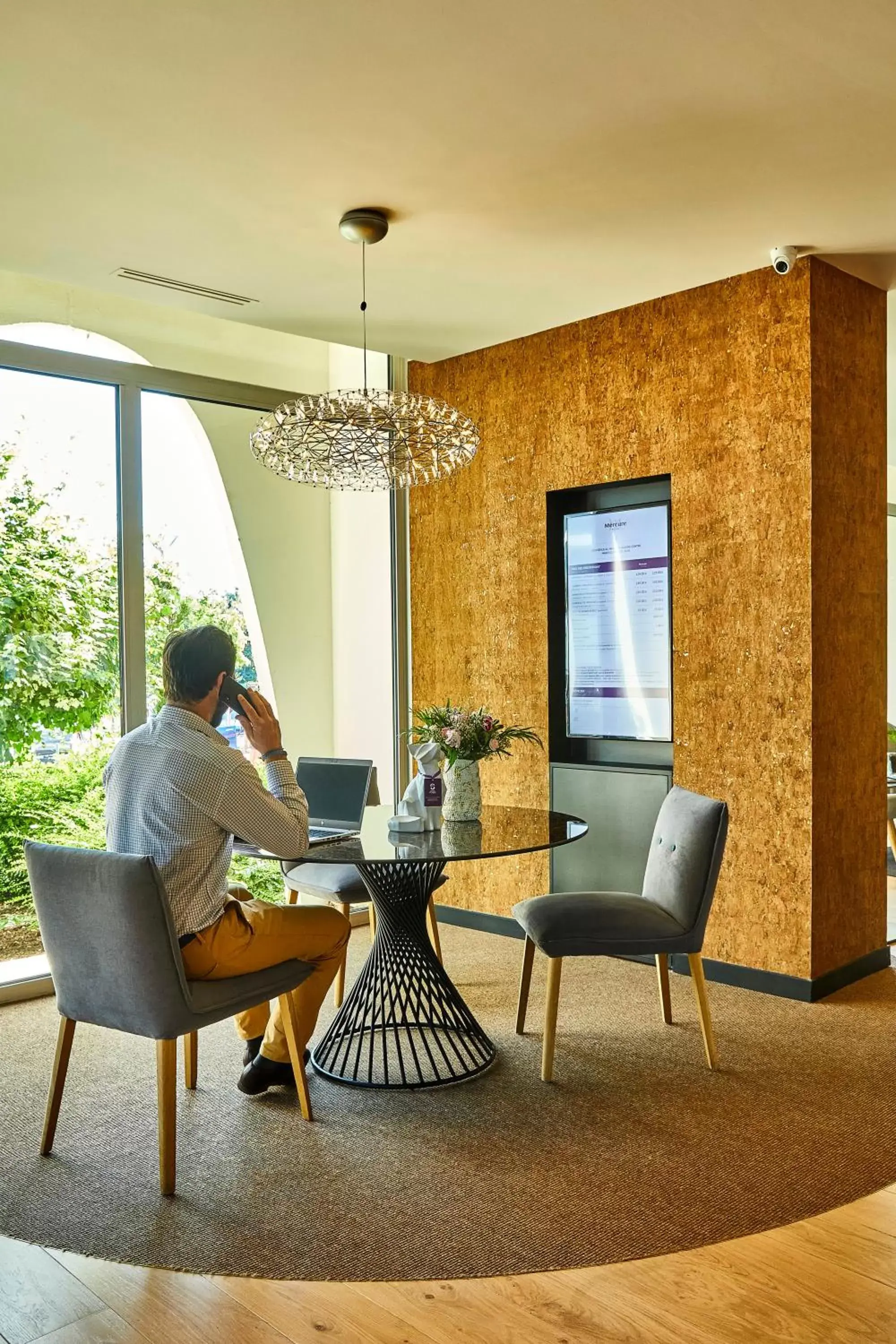 Seating area in Mercure Beaune Centre