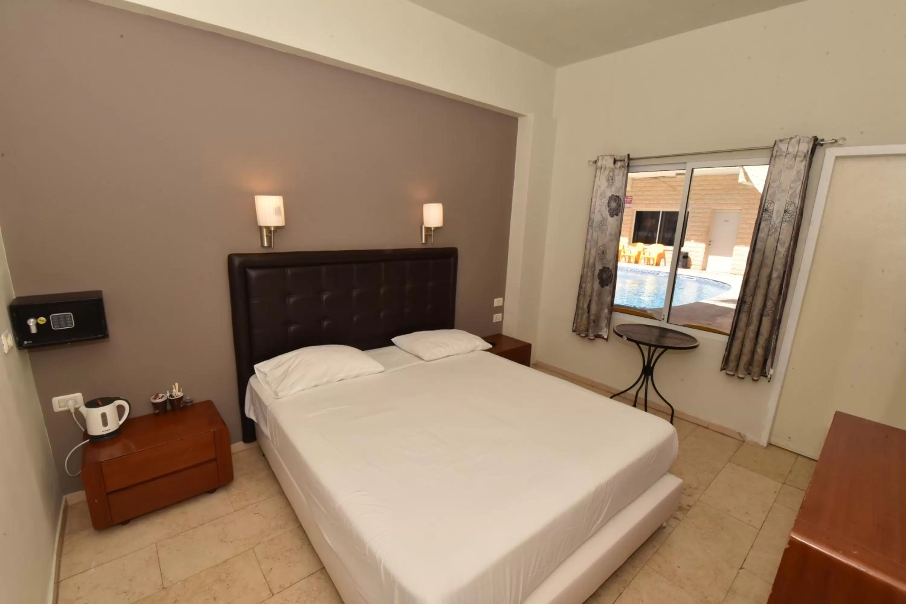 Photo of the whole room, Bed in Hotel Maman