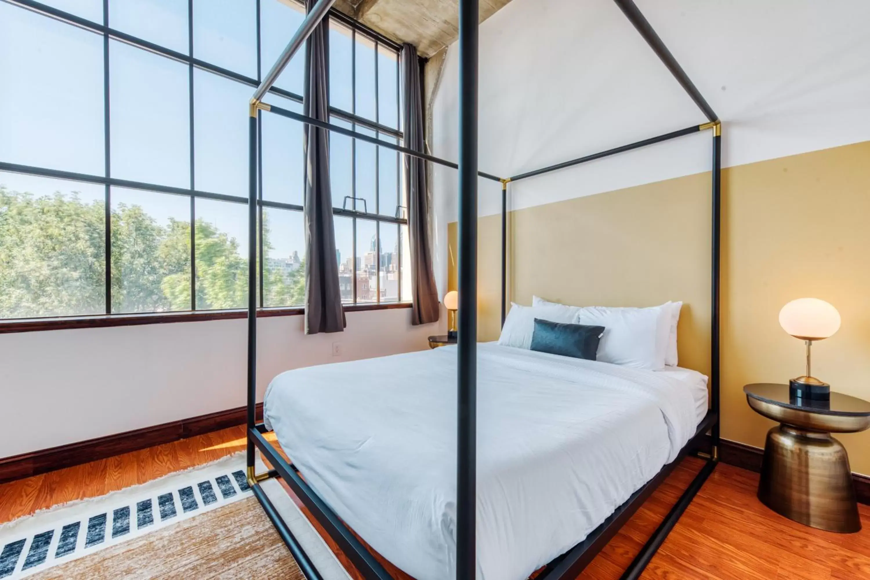 Bed in Sosuite at Independence Lofts - Callowhill