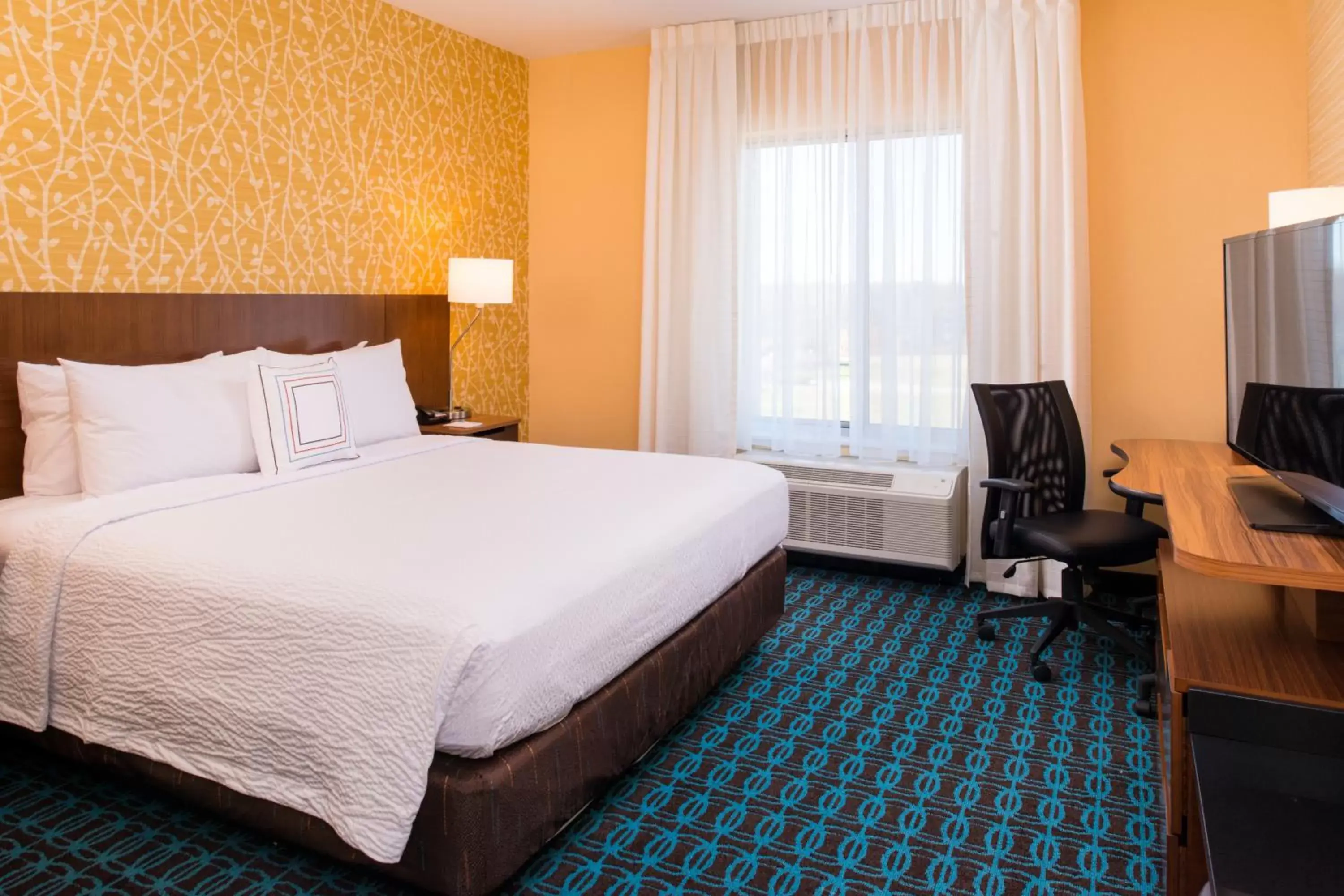 Bed in Fairfield Inn & Suites by Marriott Akron Stow