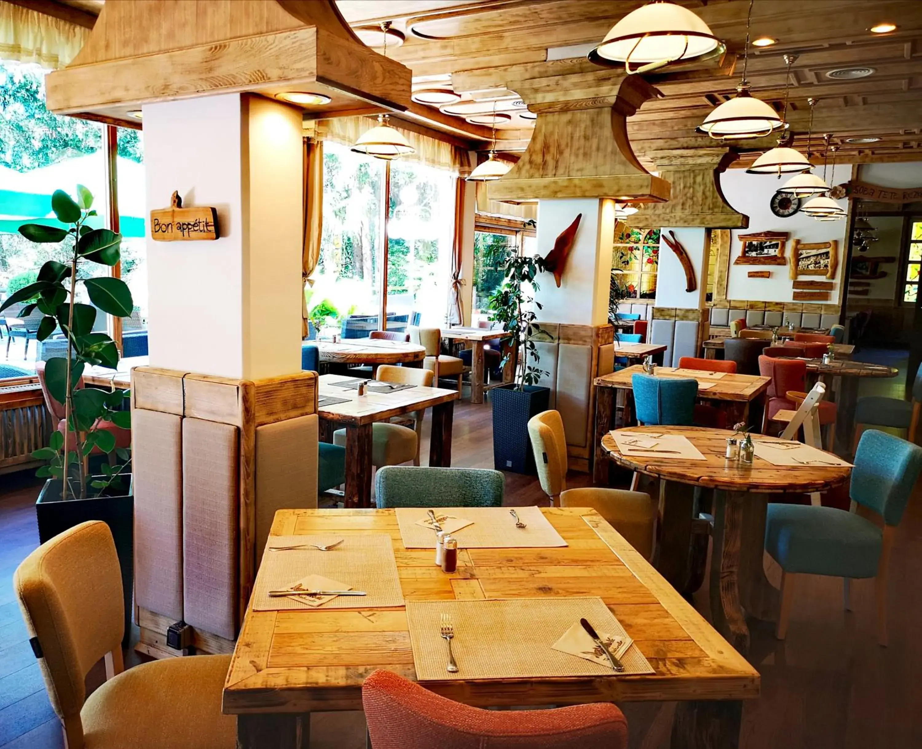 Restaurant/places to eat in Ribno Alpine Hotel Restaurant/places to eat in Ribno Alpine Hotel