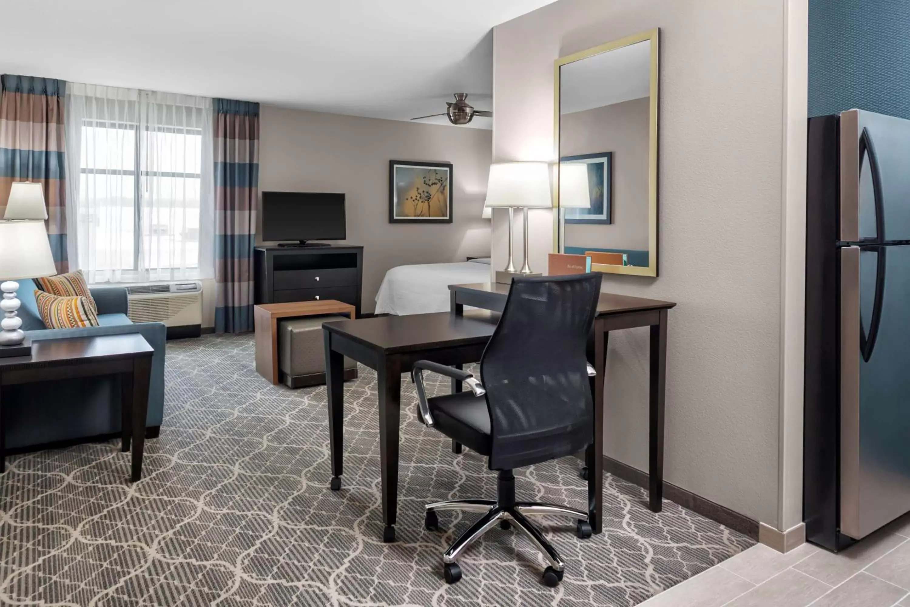 Bedroom, Seating Area in Homewood Suites By Hilton Wauwatosa Milwaukee