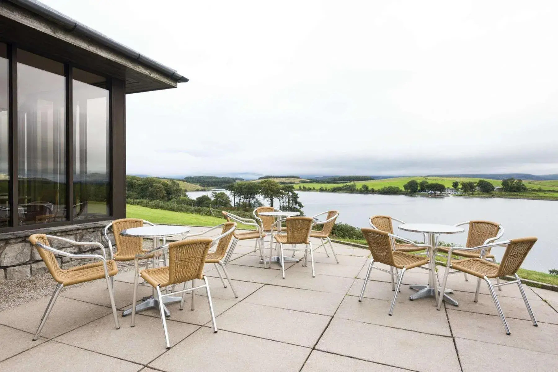 Patio in Days Inn Kendal - Killington Lake