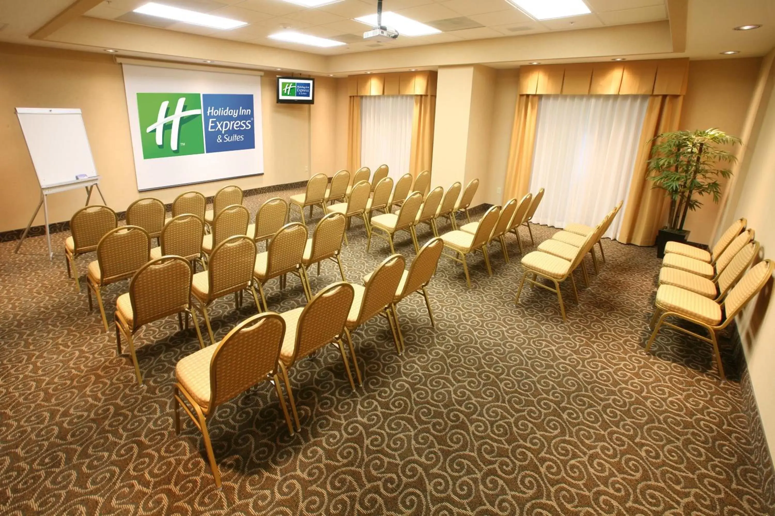 Meeting/conference room in Holiday Inn Express & Suites Monterrey Aeropuerto, an IHG Hotel