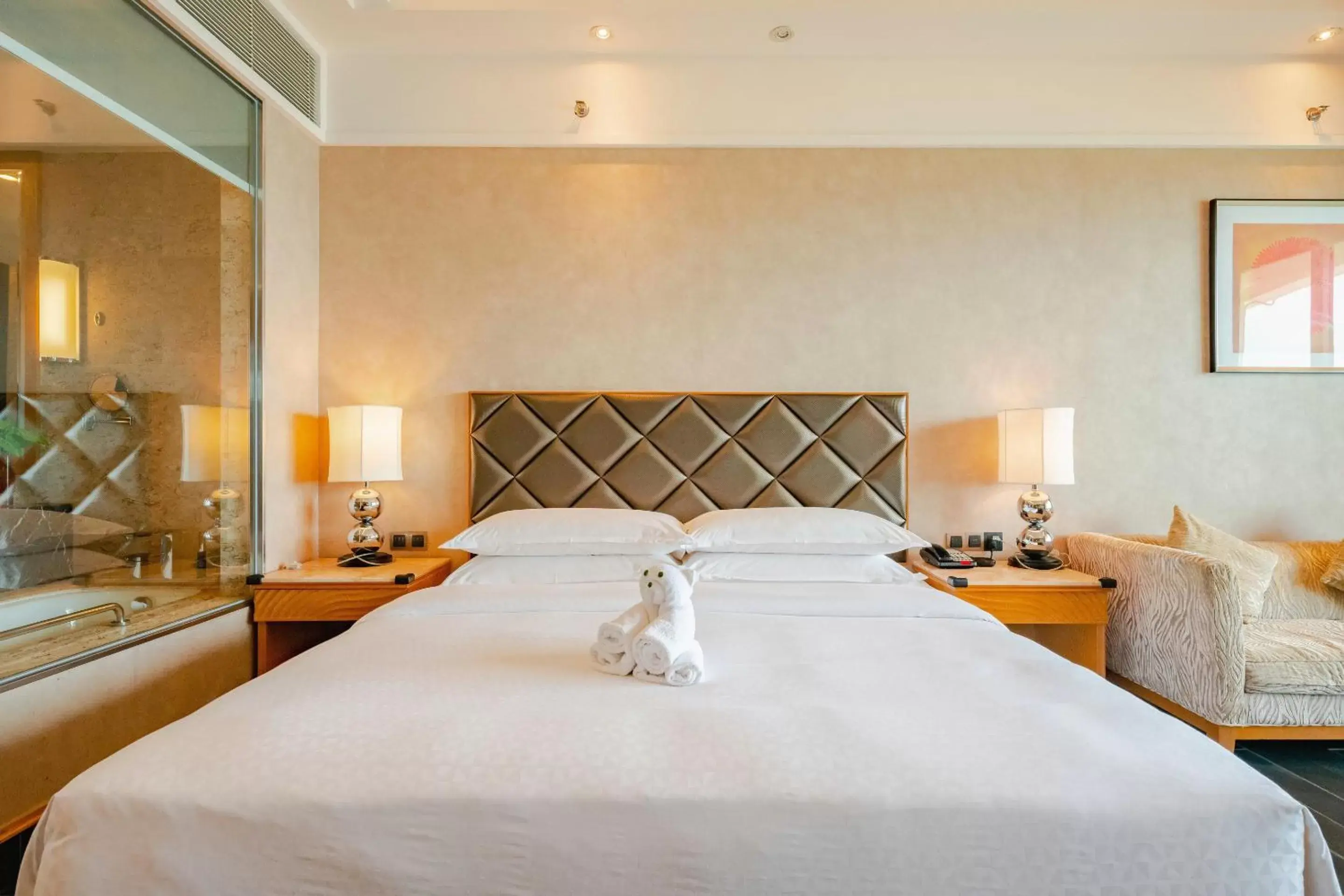 Bed in Four Points by Sheraton Hainan, Sanya