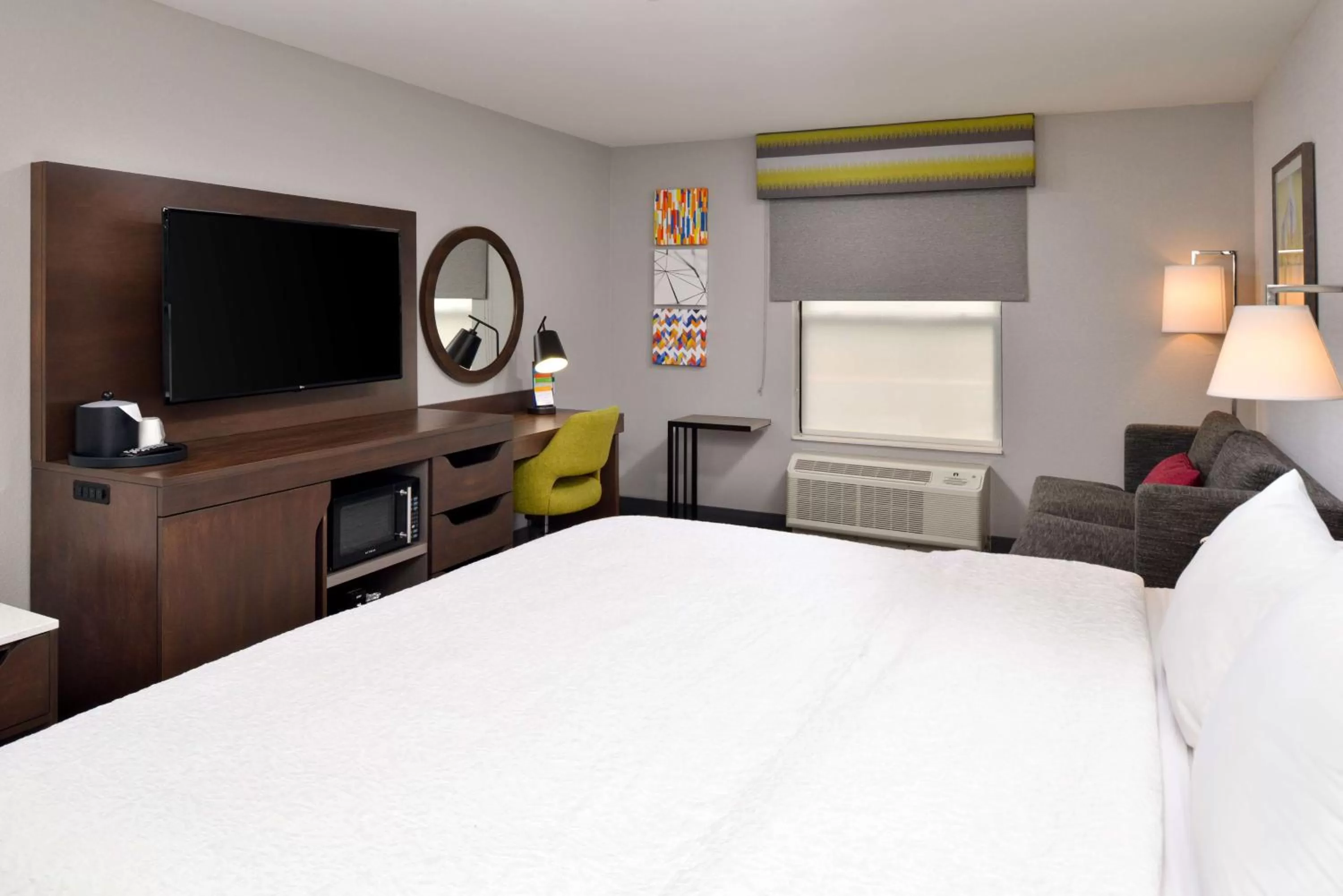 Bedroom, Bed in Hampton Inn LaPorte