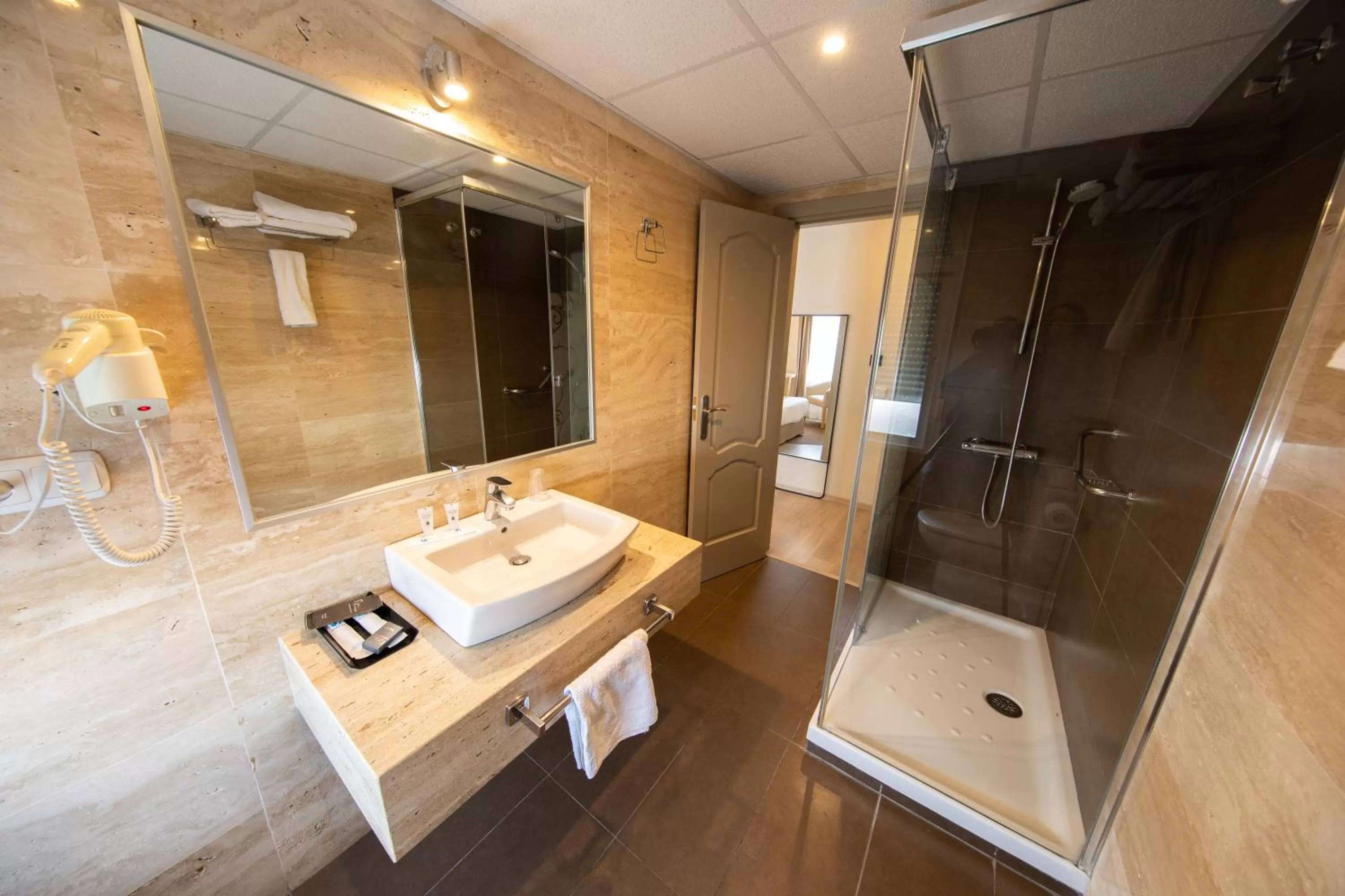 Shower in Hotel Casablanca