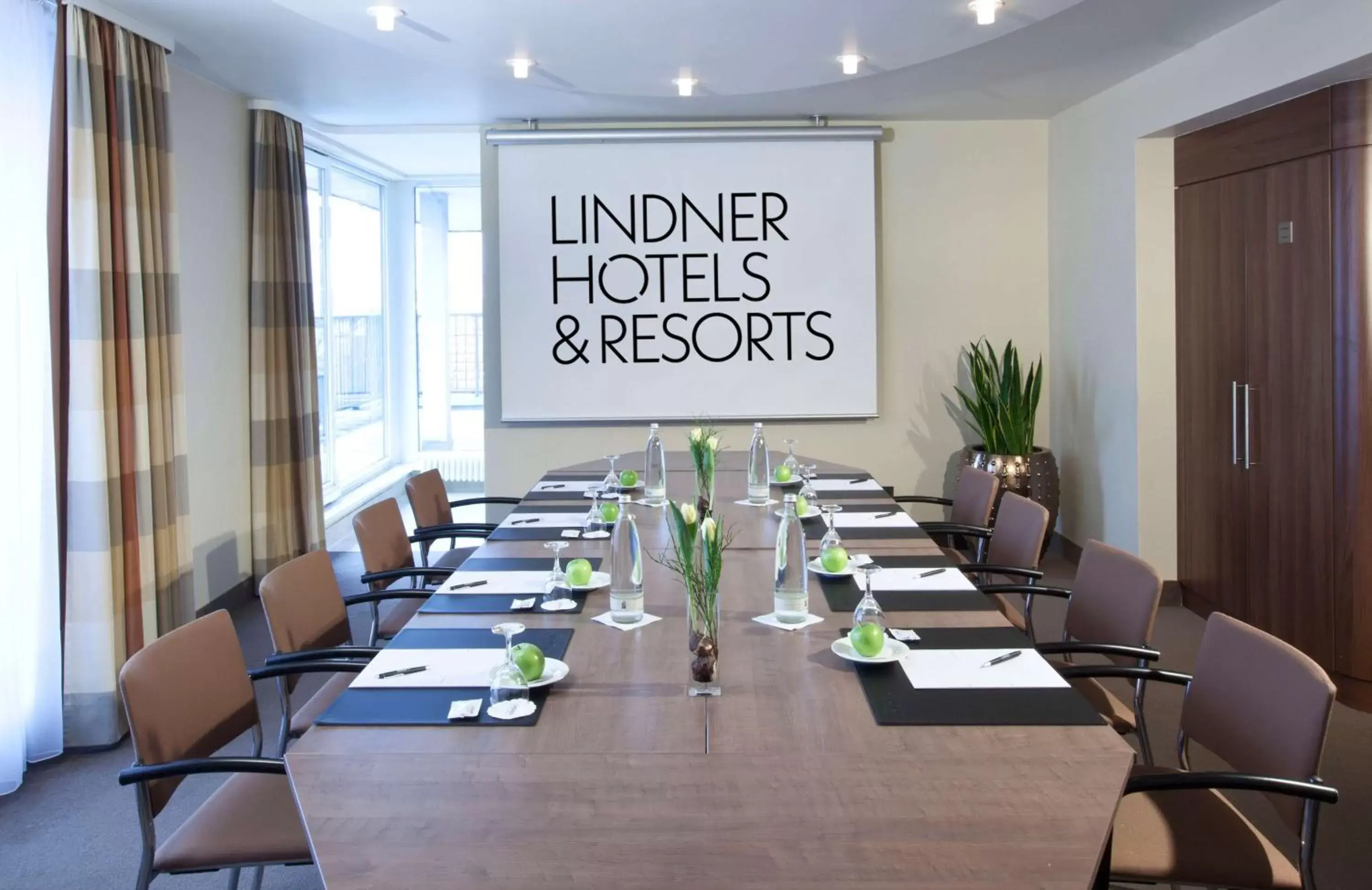 Meeting/conference room in Lindner Hotel Hamburg am Michel, part of JdV by Hyatt