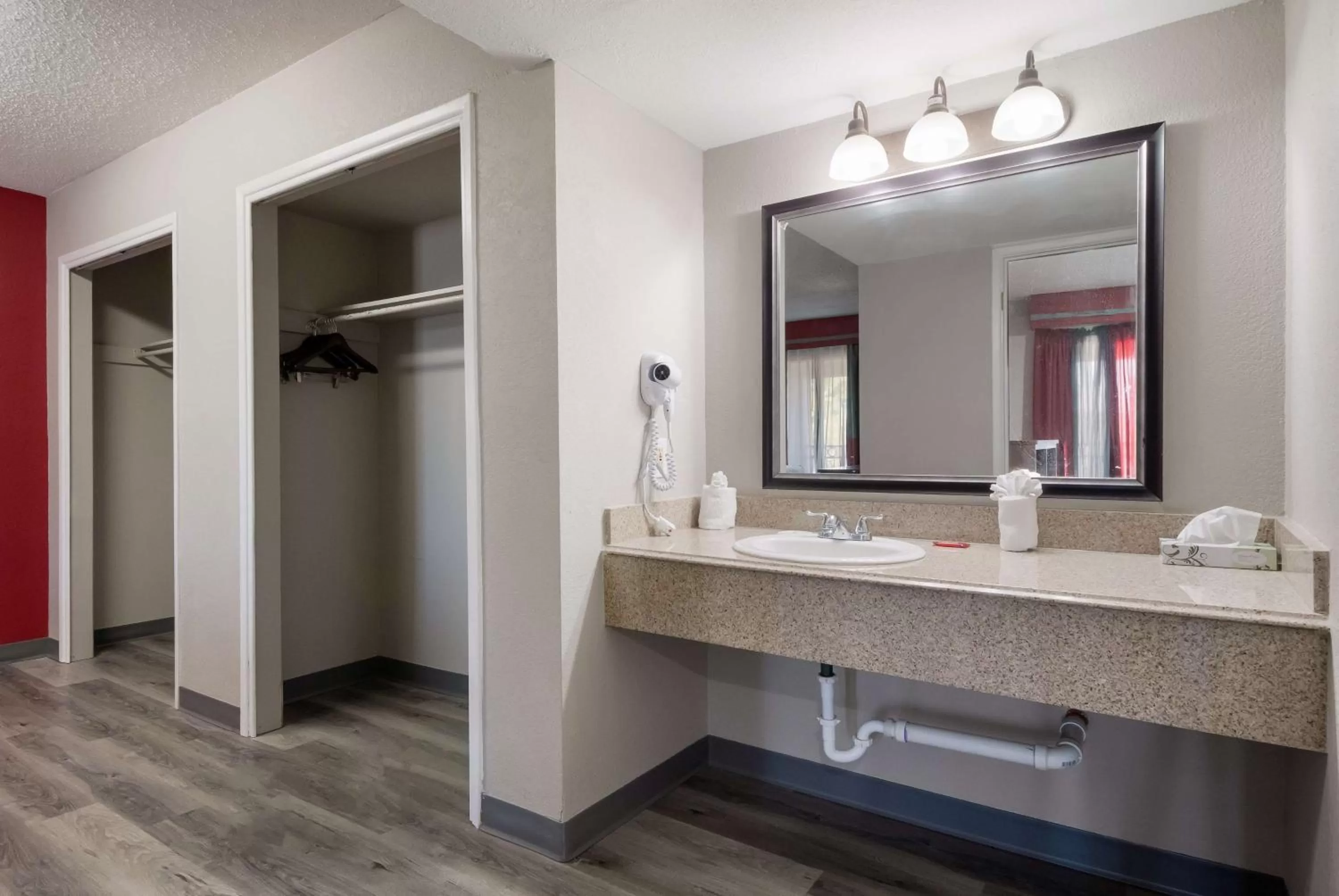 Bathroom in SureStay Plus Hotel by Best Western San Antonio North