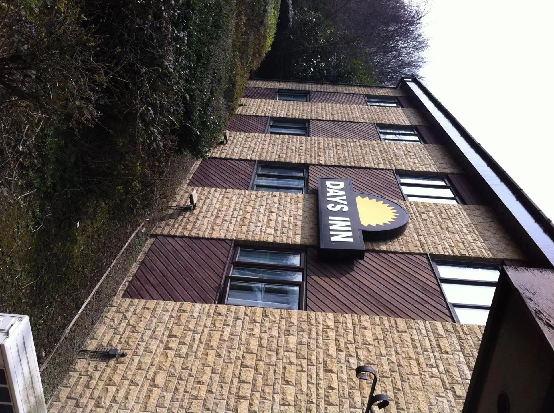 Property building in Days Inn Hotel Bradford - Leeds