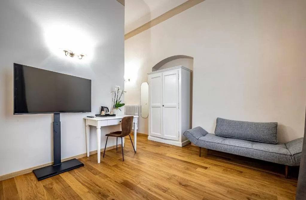 Maison Pitti Florence