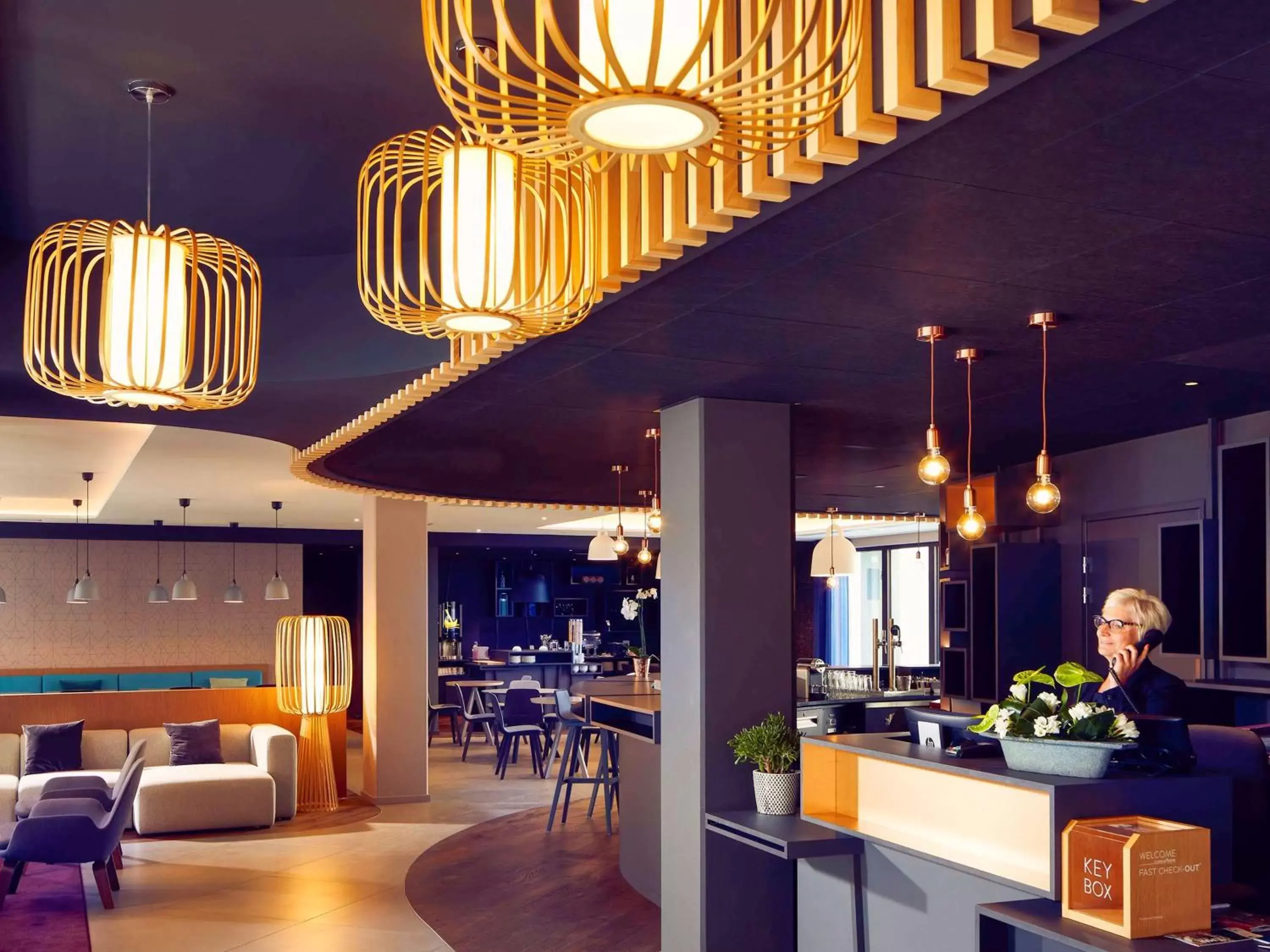 Lounge or bar, Restaurant/Places to Eat in Novotel Suites Colmar Centre