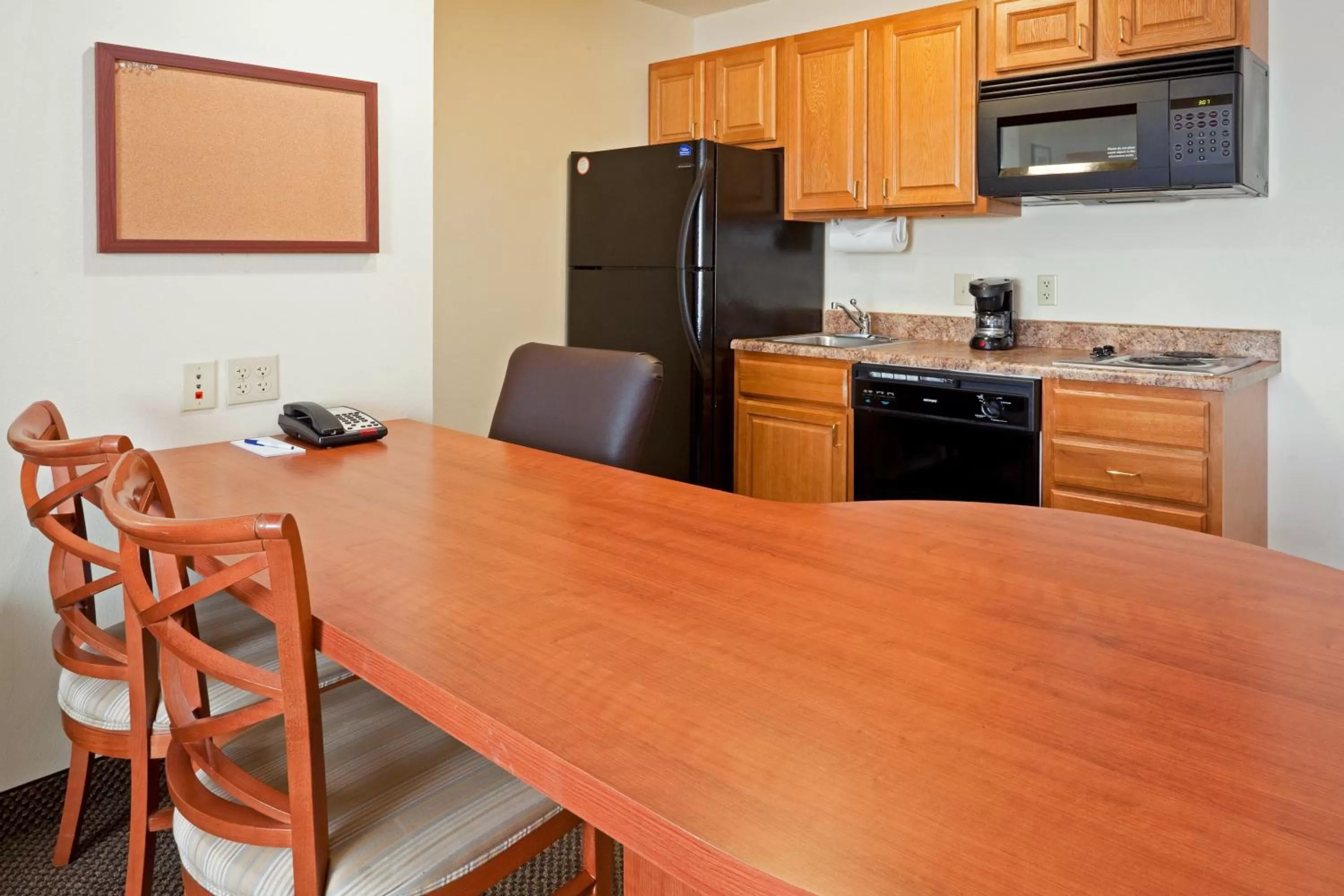 Photo of the whole room in Candlewood Williamsport by IHG