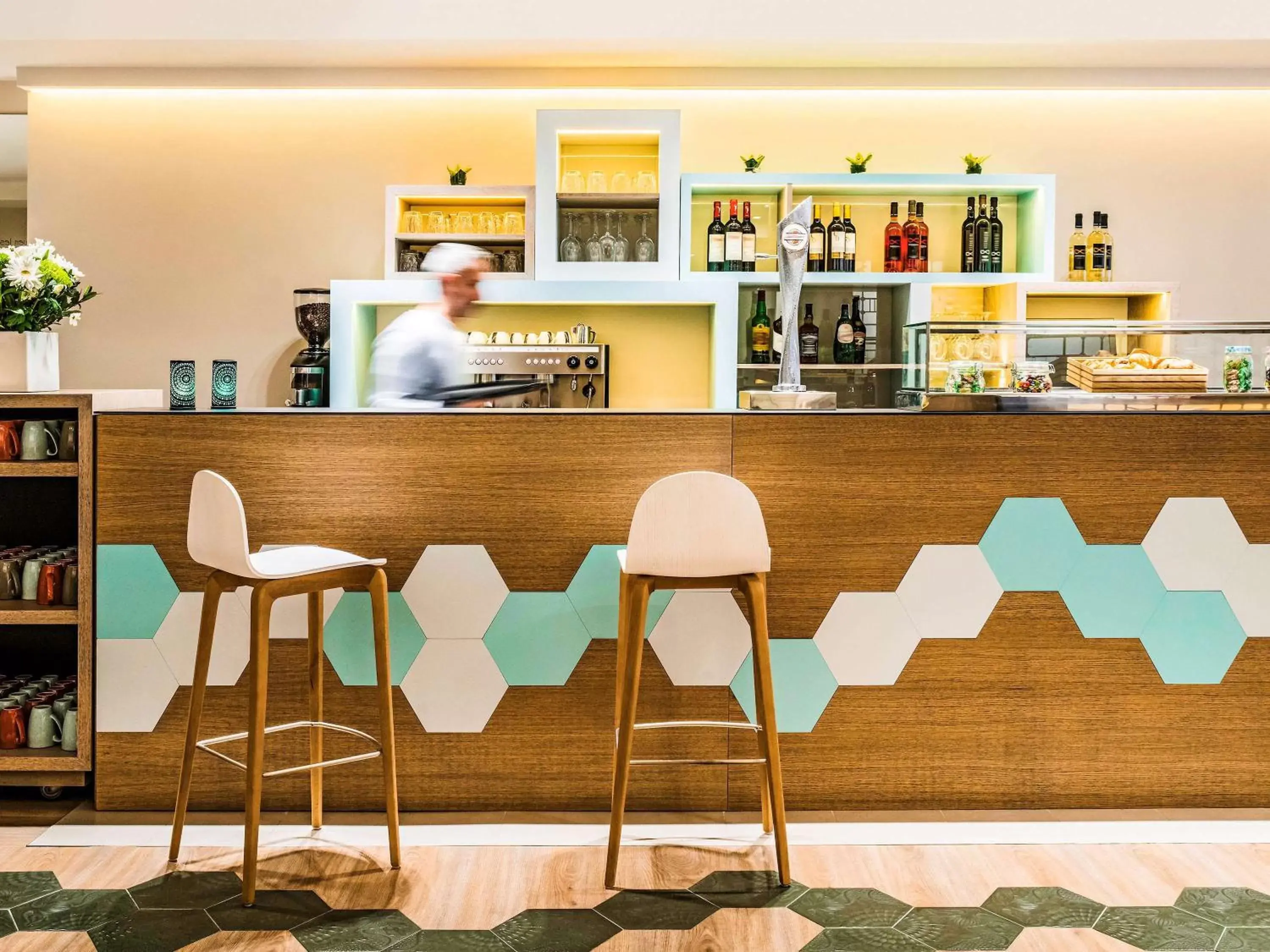 Restaurant/places to eat, Lounge/Bar in ibis Styles Barcelona Centre
