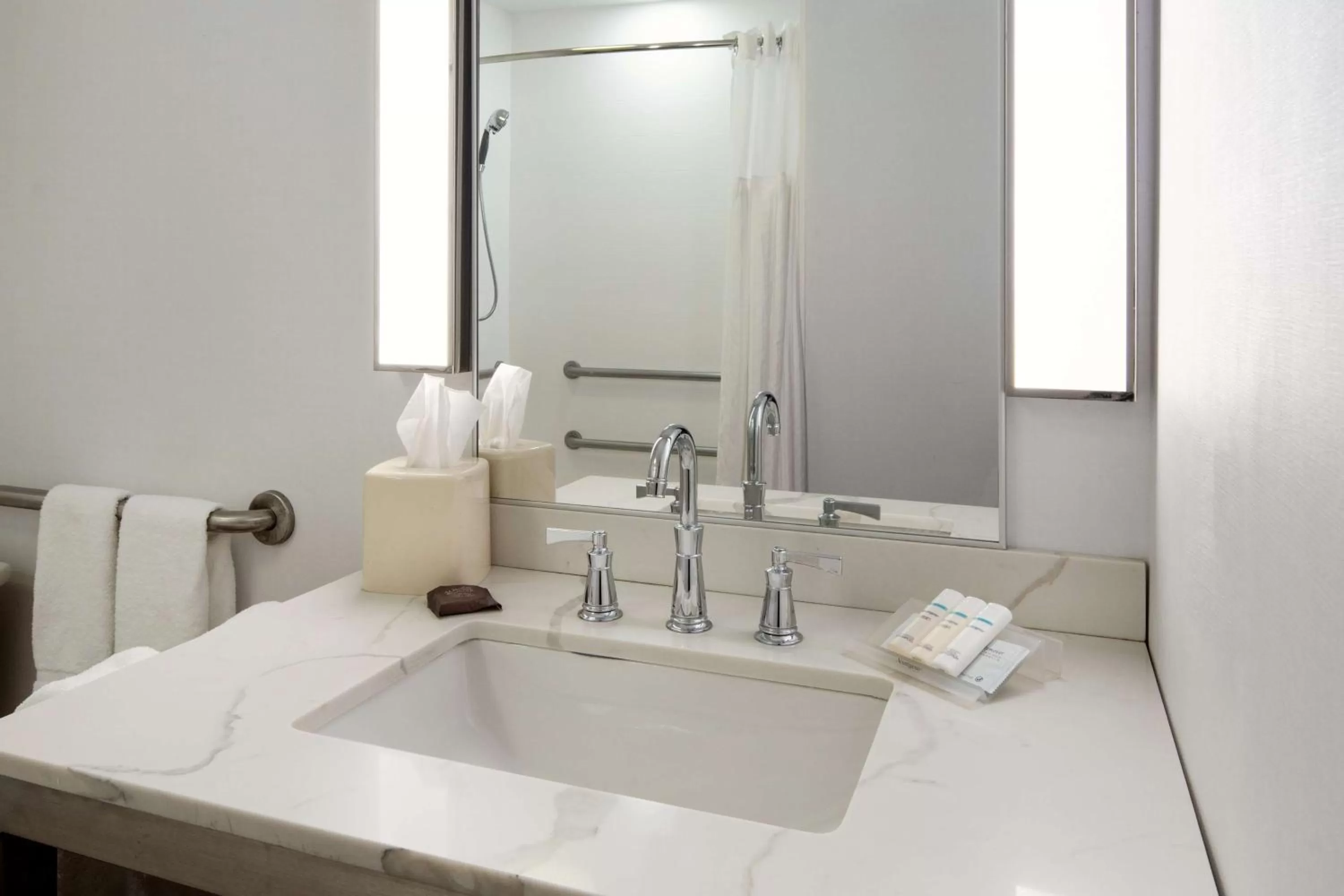 Bathroom in Hilton Garden Inn Folsom