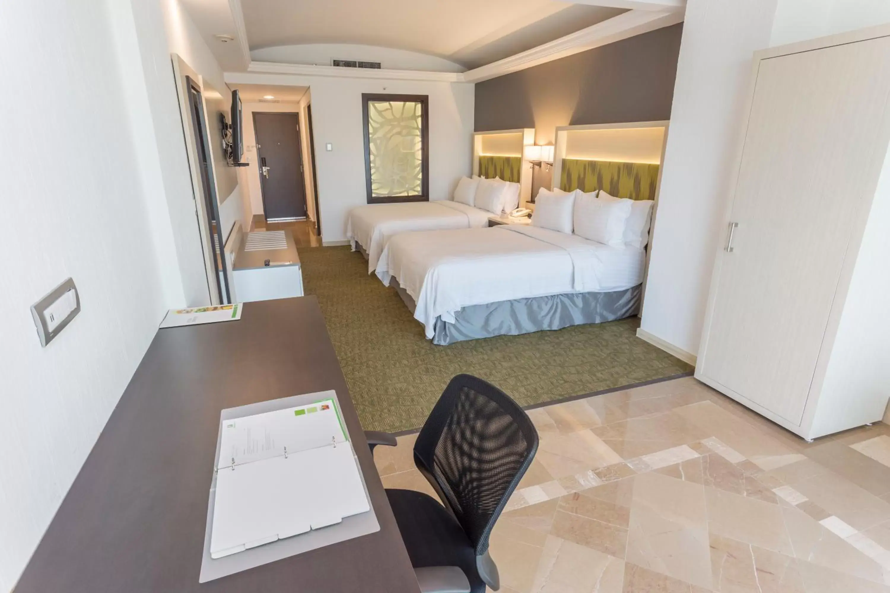 Bedroom in Holiday Inn Queretaro Zona Diamante, an IHG Hotel