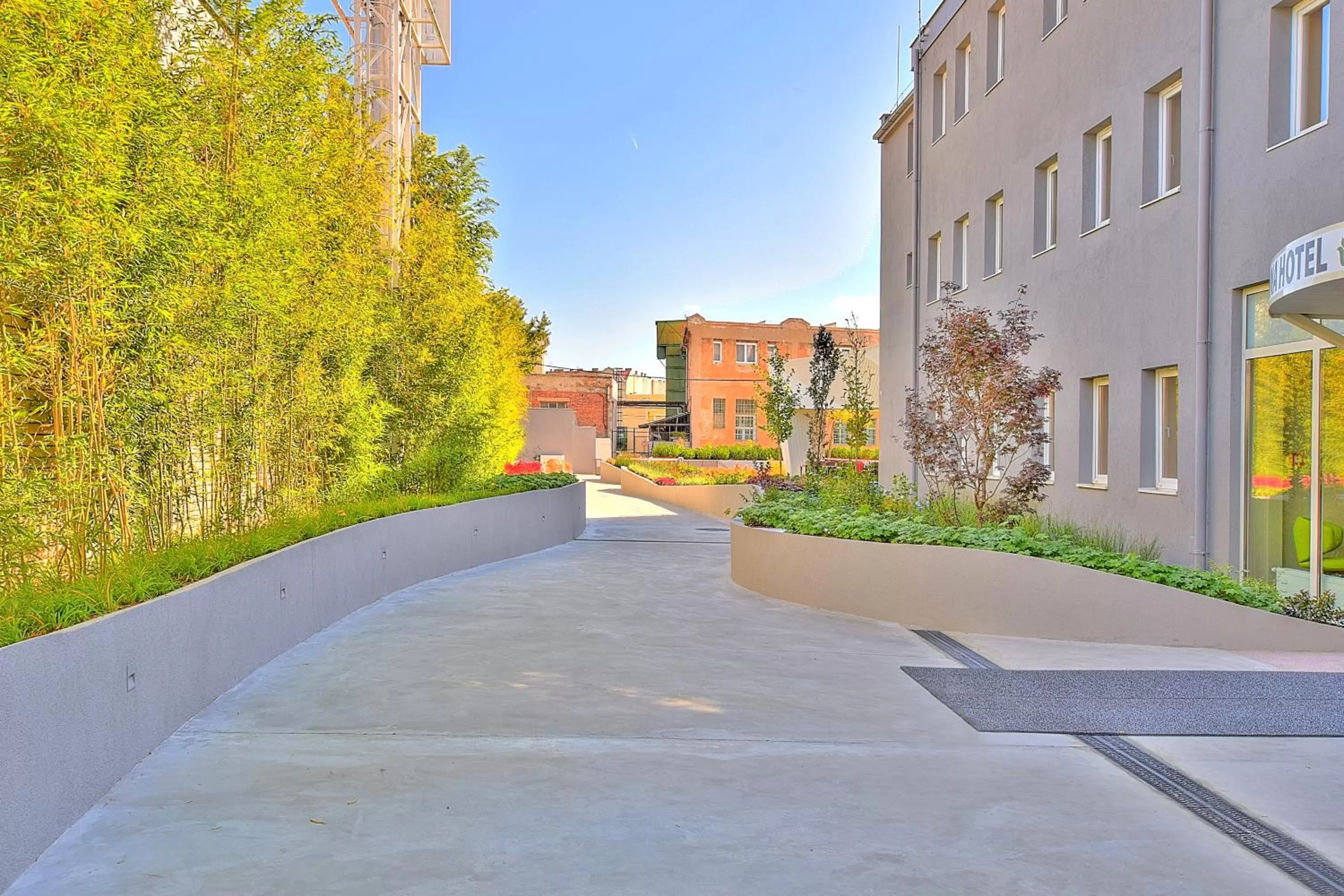 Garden in Anna Hotel