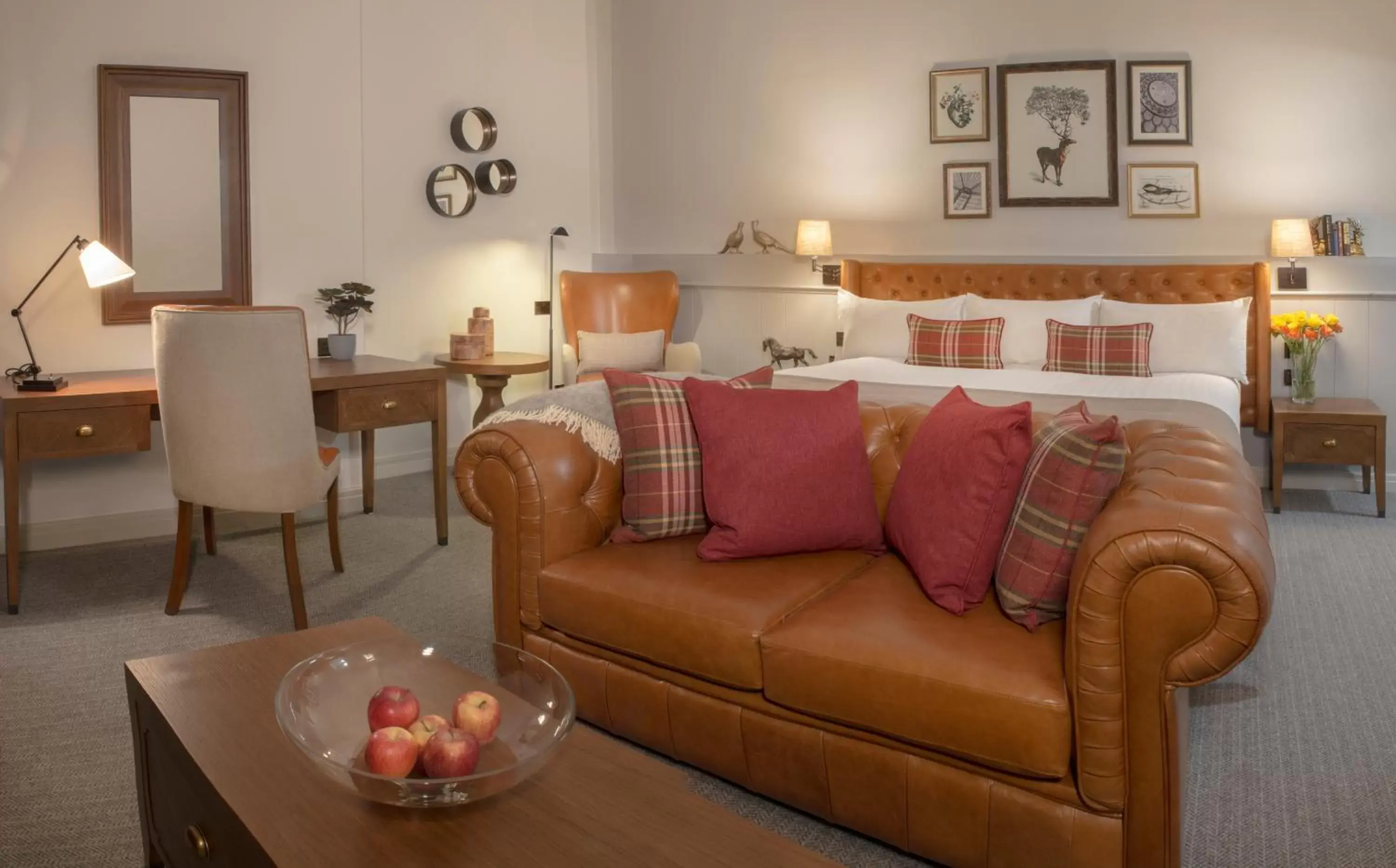 Bedroom, Bed in De Vere Tortworth Court