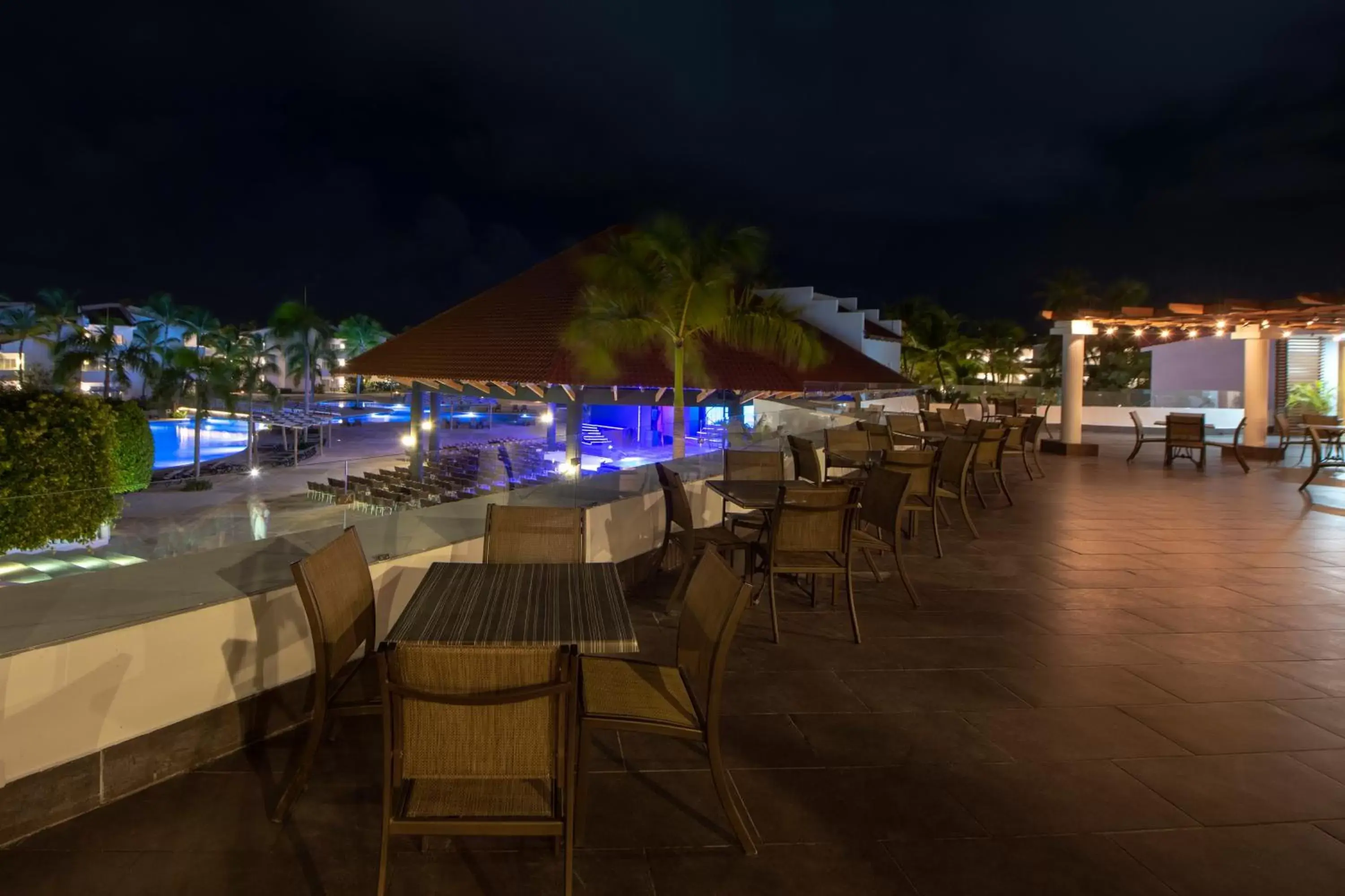 Balcony/Terrace, Restaurant/Places to Eat in Occidental Punta Cana - All Inclusive