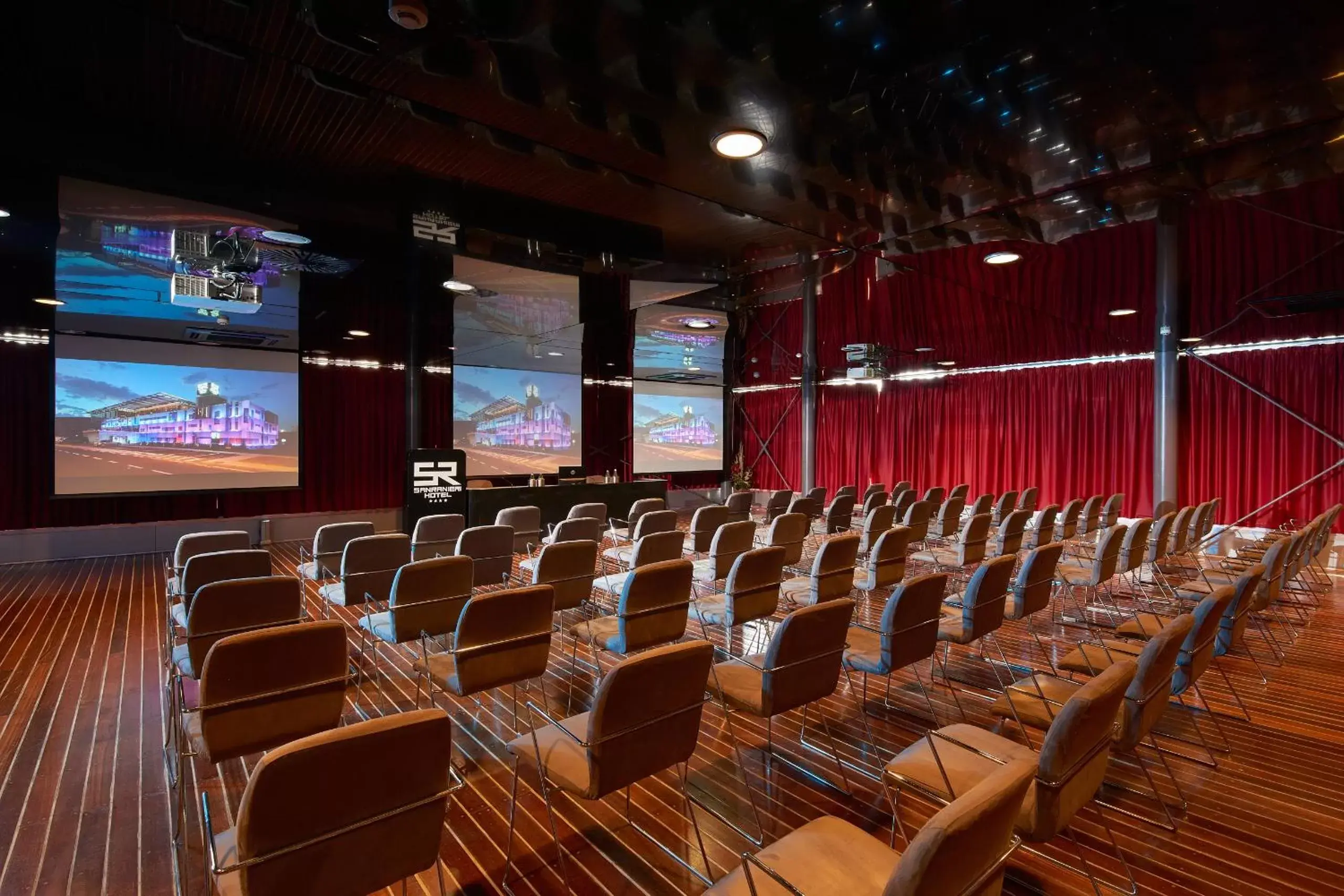 Meeting/conference room in San Ranieri Hotel